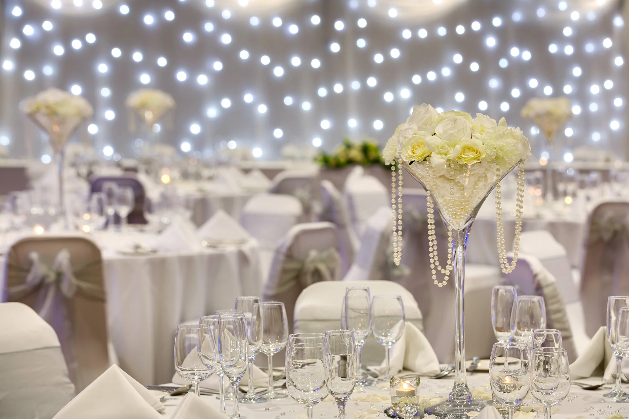 wedding-table-centre-piece-011-jurys-inn-east-midlands-airport.jpg