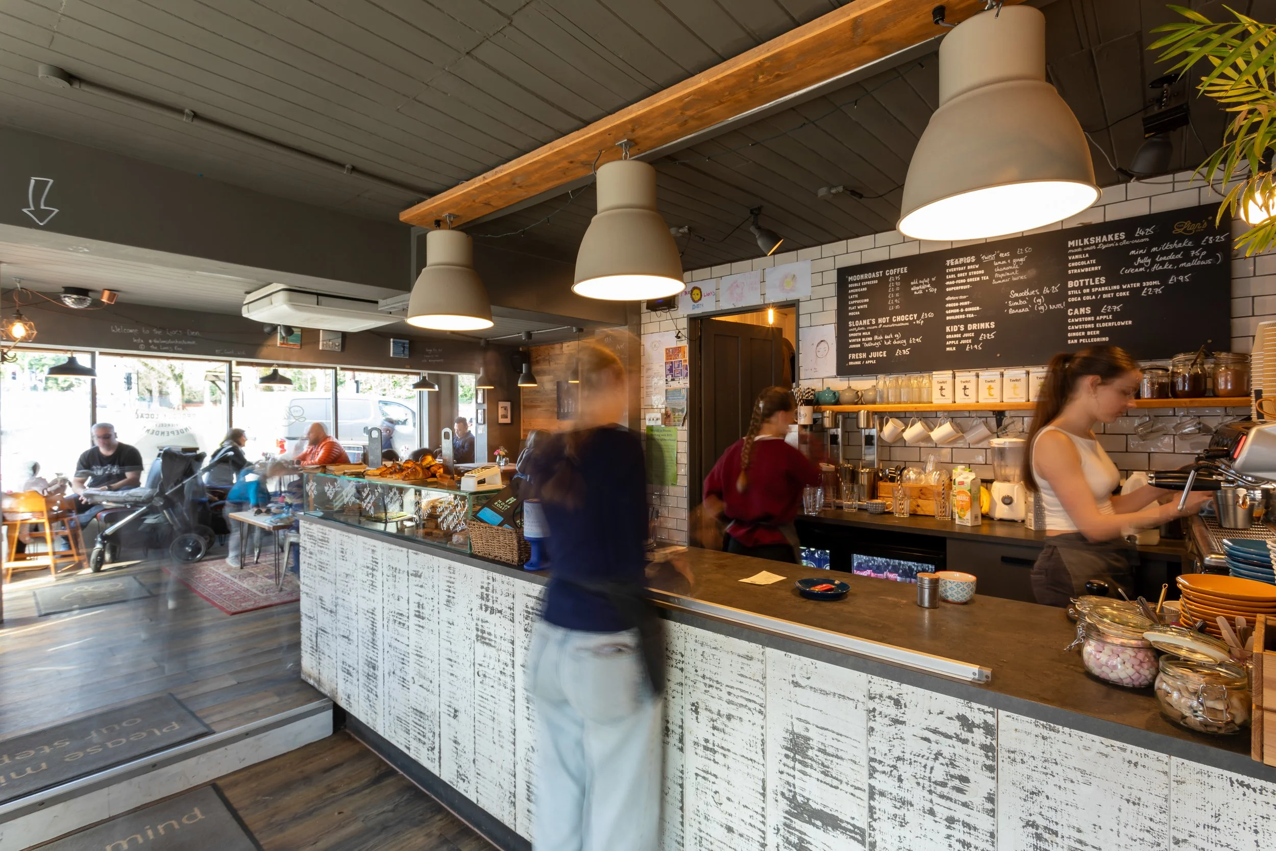 Staff in action with motion blur – The Lion's Den Café, Haslemere, Surrey – Hospitality Venue Photography by Sequoia Studios