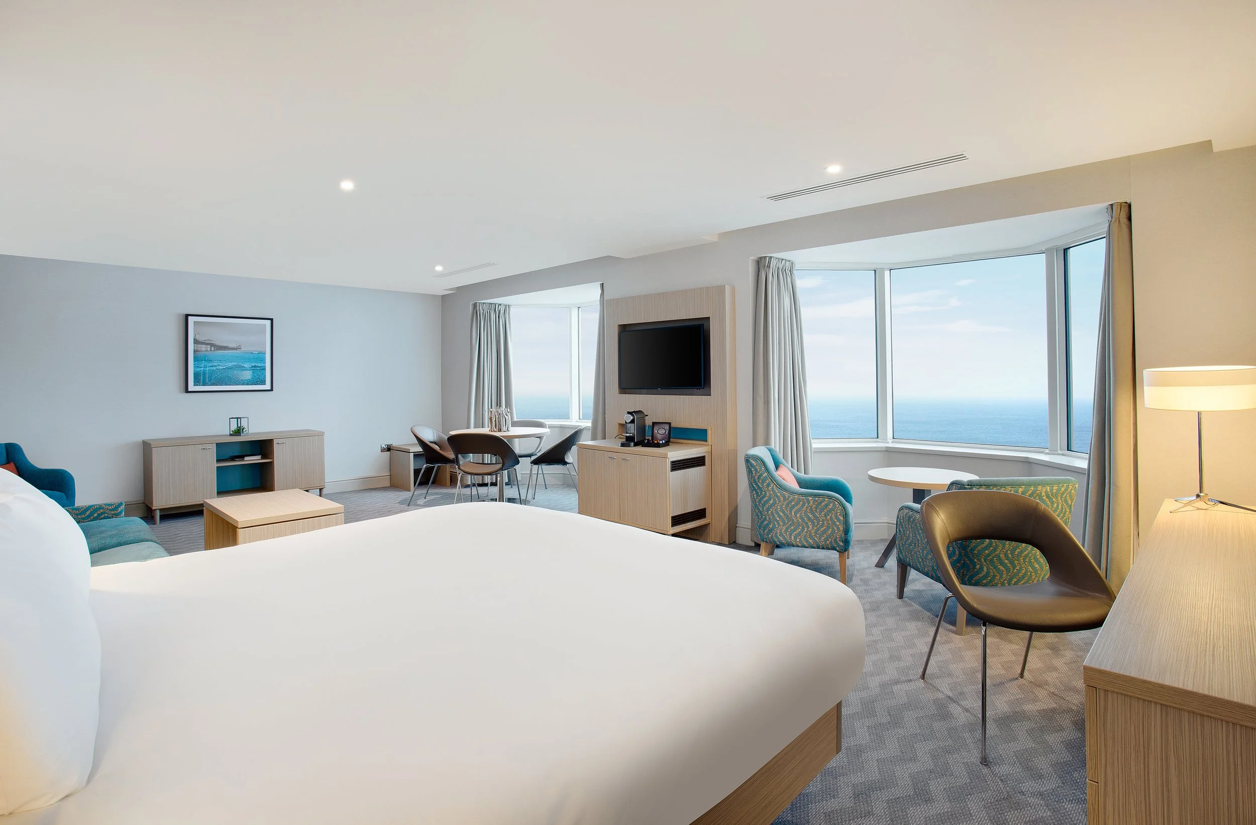 junior-suite-jurys-inn-brighton.jpg