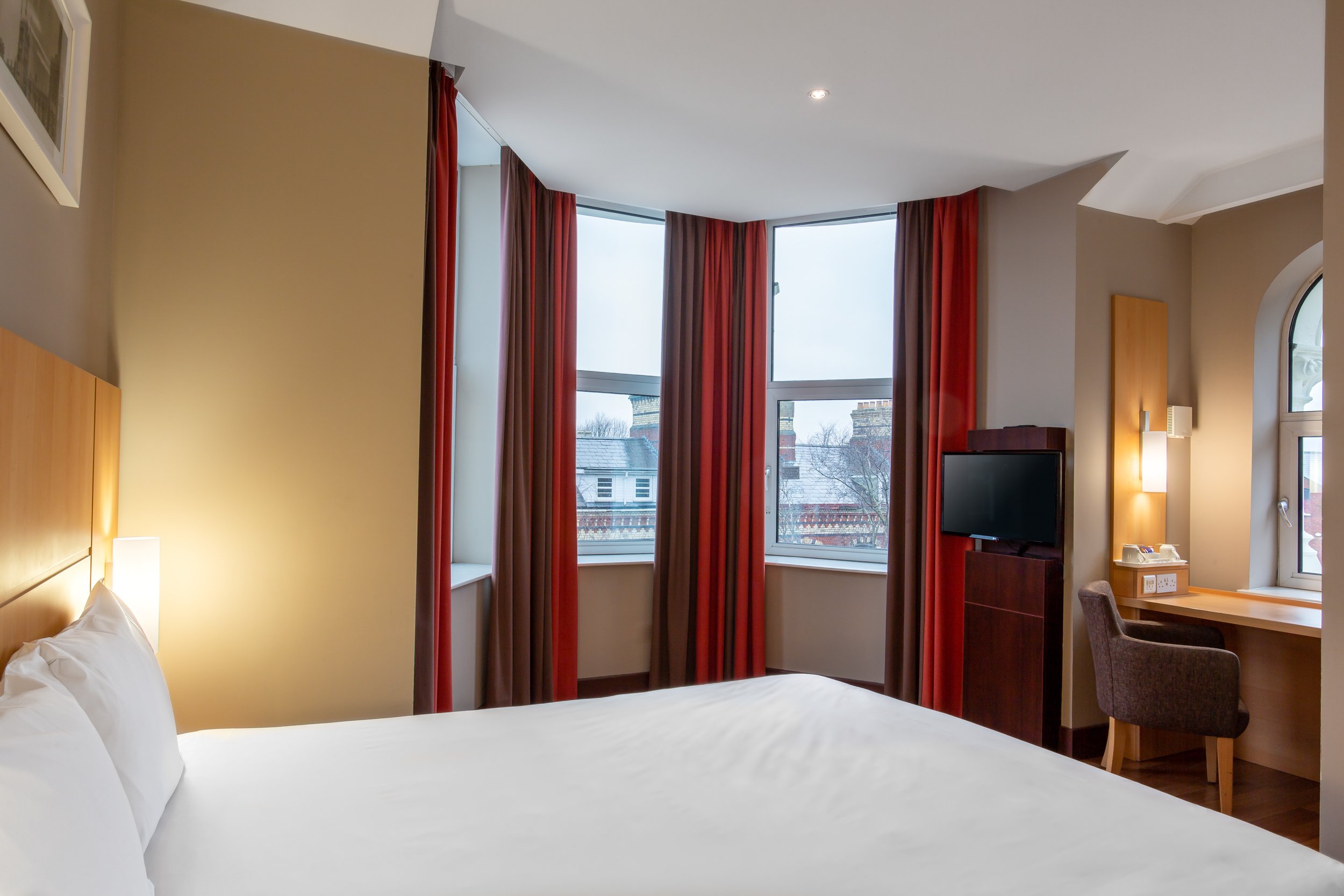 IBIS Hotels Belfast – Guest Room Double – Hotel Photography by Sequoia Studios