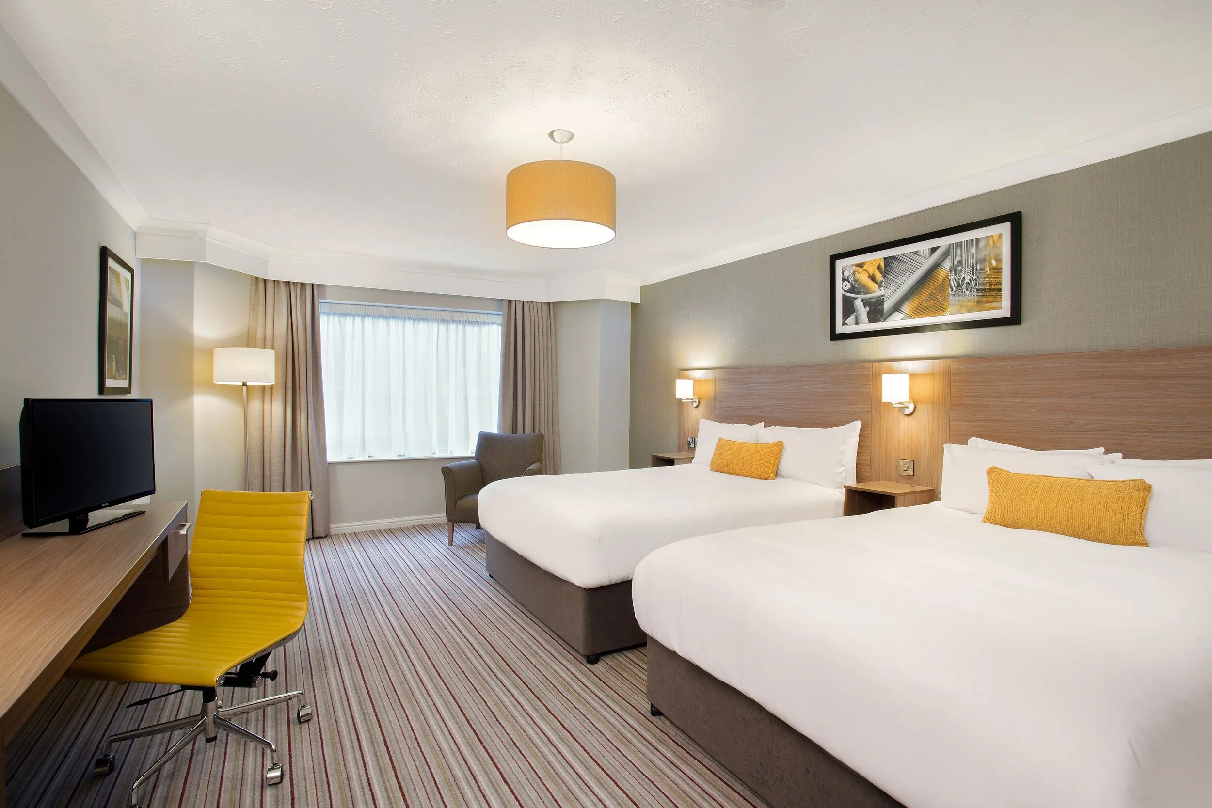 double-double-twin-bedroom-jurys-inn-hinckley-island.jpg