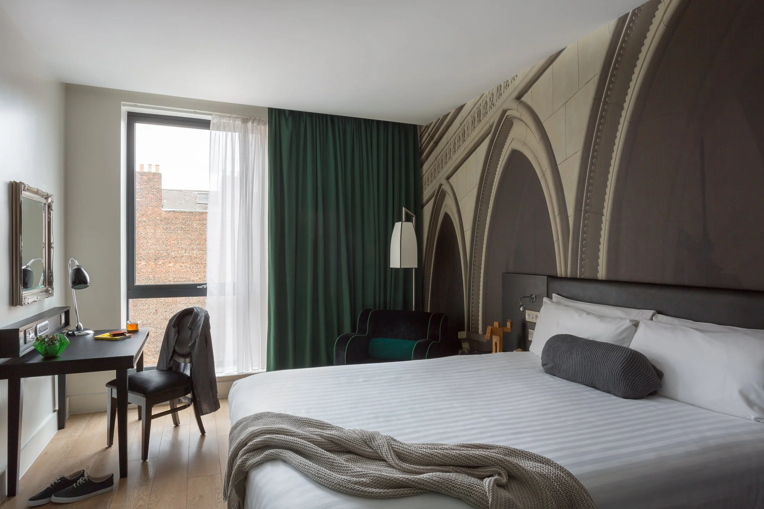 king-executive-wide-hotel-indigo-newcastle.jpg