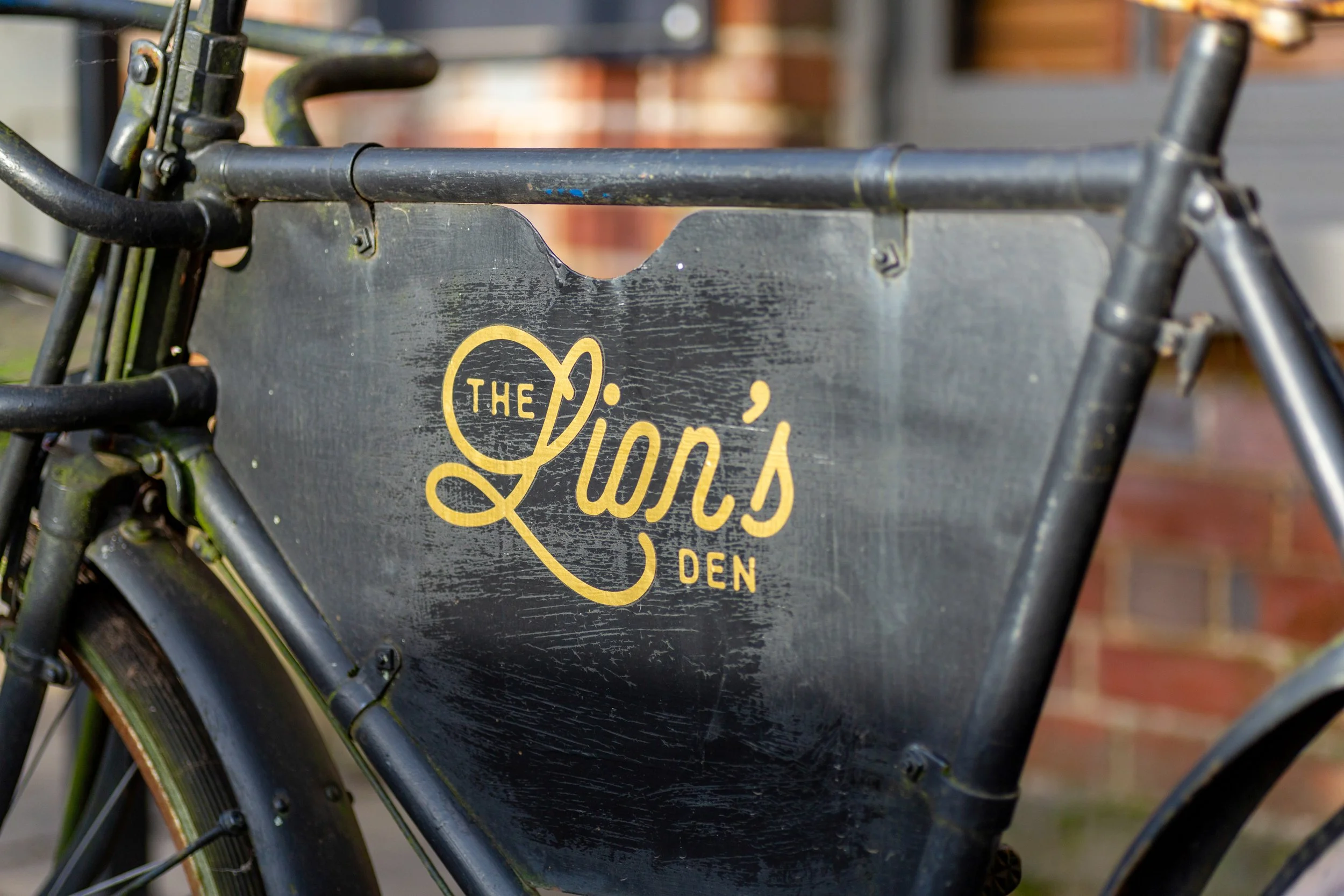 The Lion's Den signature delivery bicycle – The Lion's Den Café, Haslemere, Surrey – Hospitality Venue Photography by Sequoia Studios