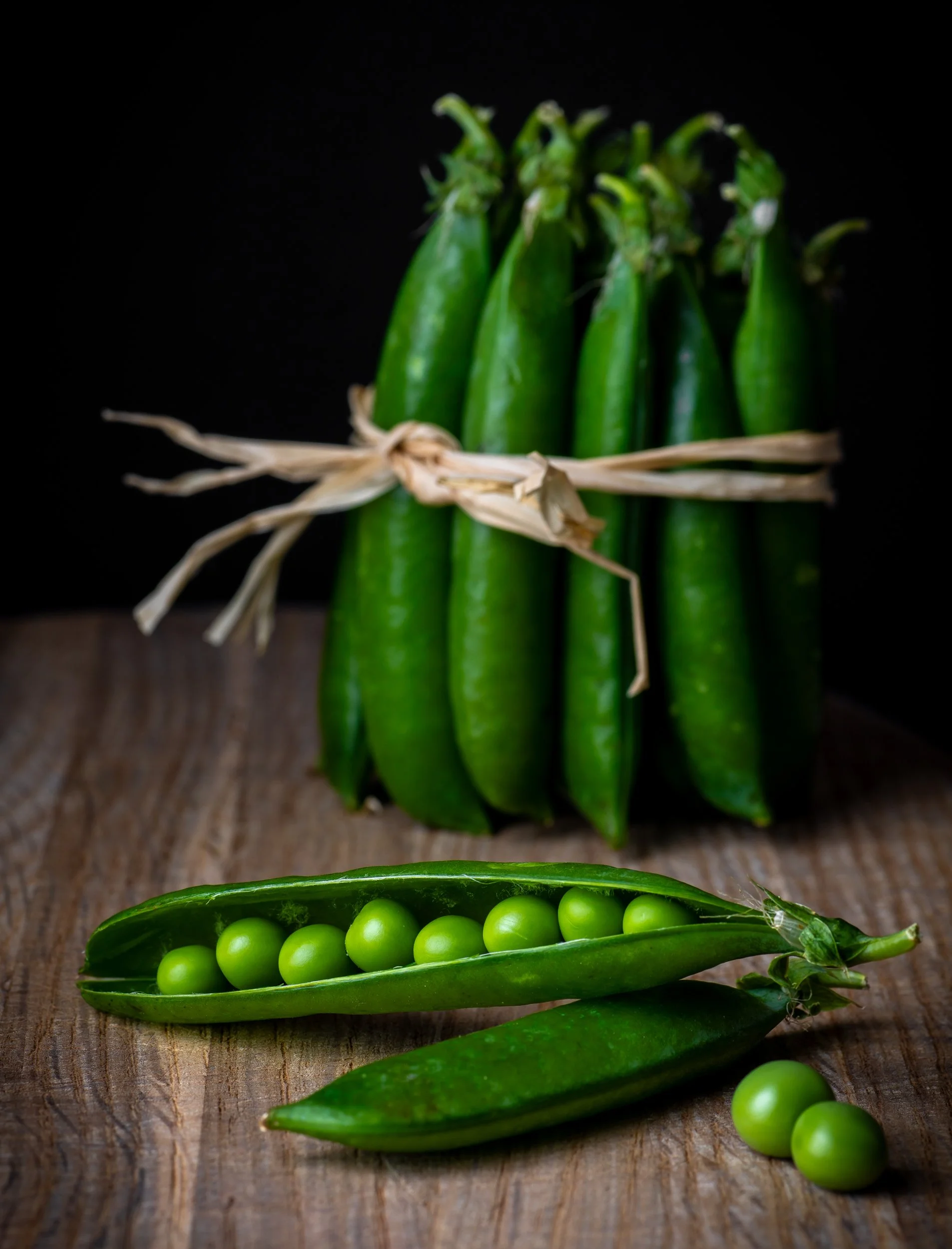 fresh-organic-peas-fine-art-food-photography.jpg