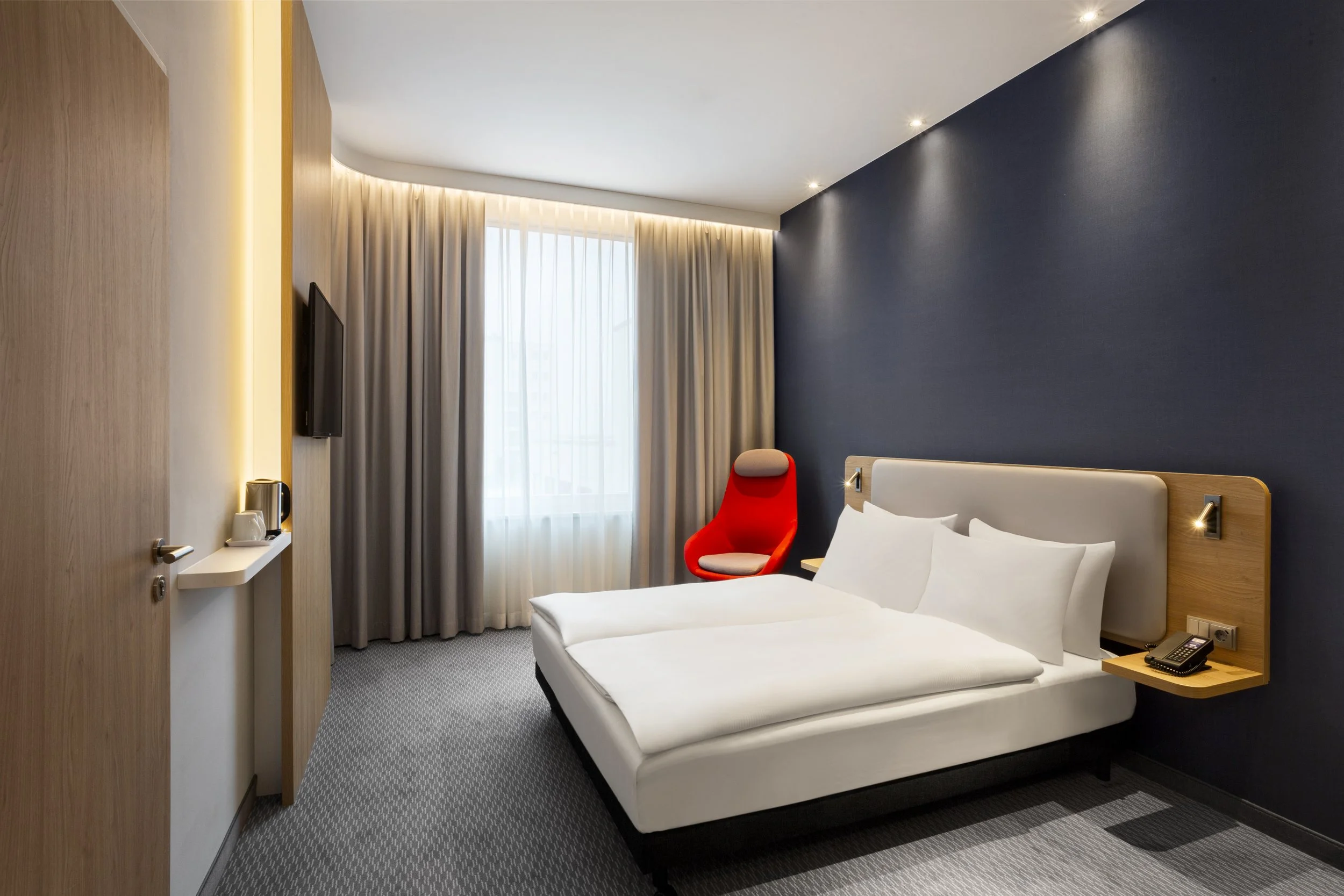 accessible-guest-bedroom_hotel-photography-surrey.jpg