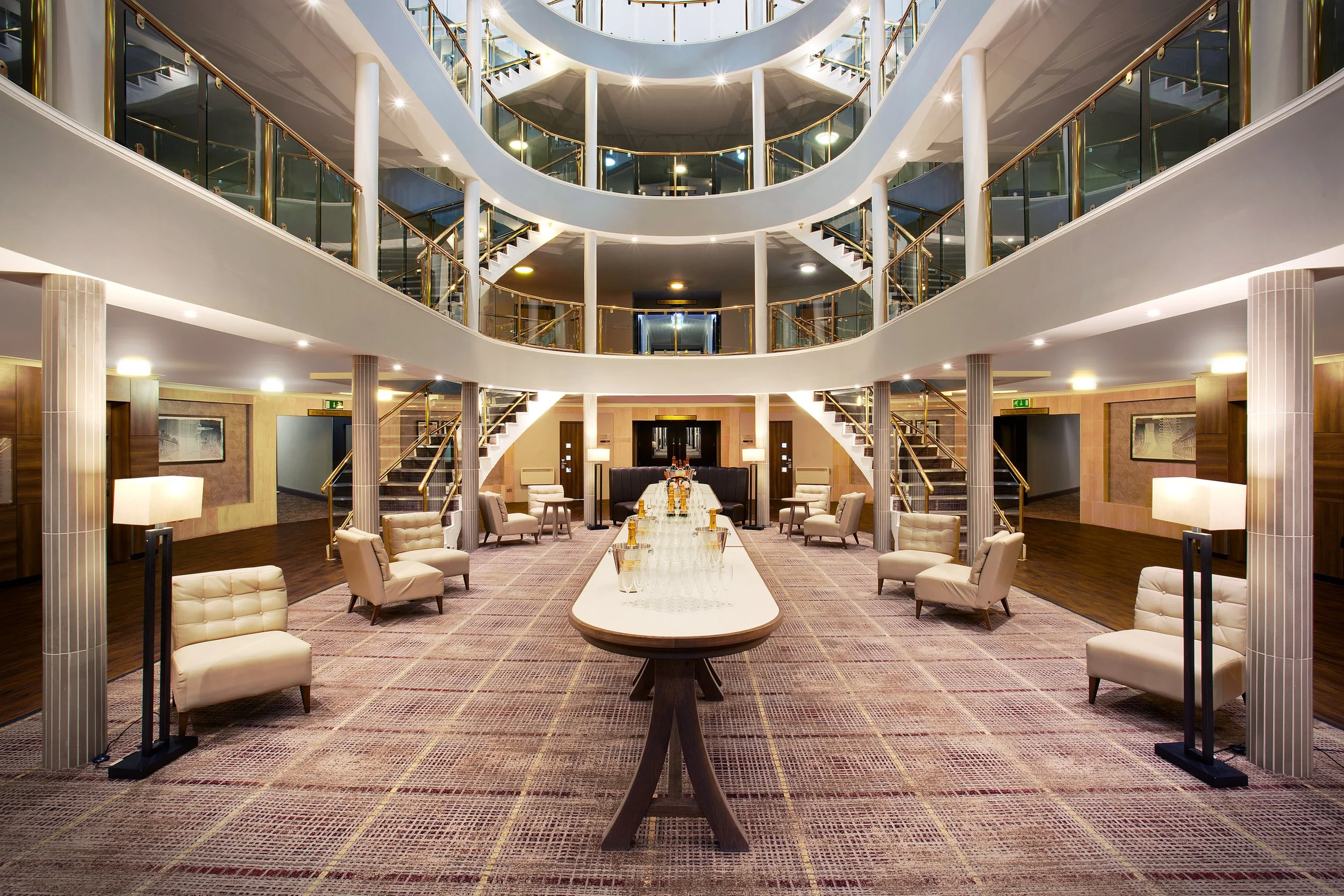 rotunda-drinks-reception-001-jurys-inn-hinckley-island.jpg