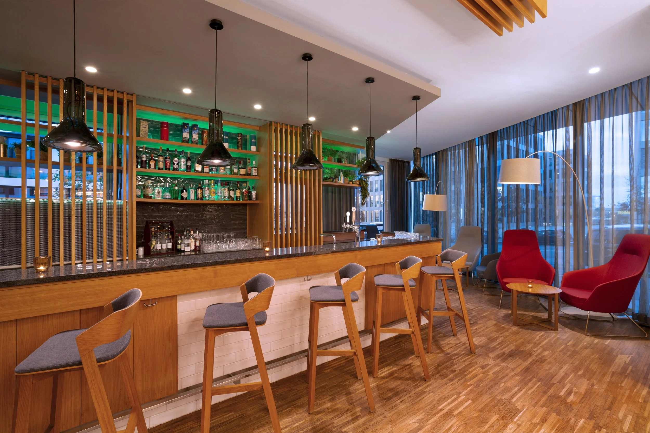Hotel bar seating – Holiday Inn Express Munich – Hotel Photography by Sequoia Studios