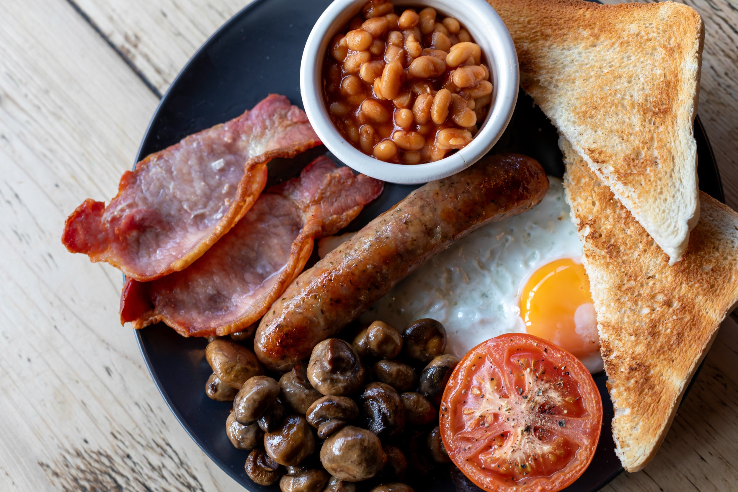 Full English breakfast from above – The Lion's Den Café, Haslemere, Surrey – Food Photography by Sequoia Studios