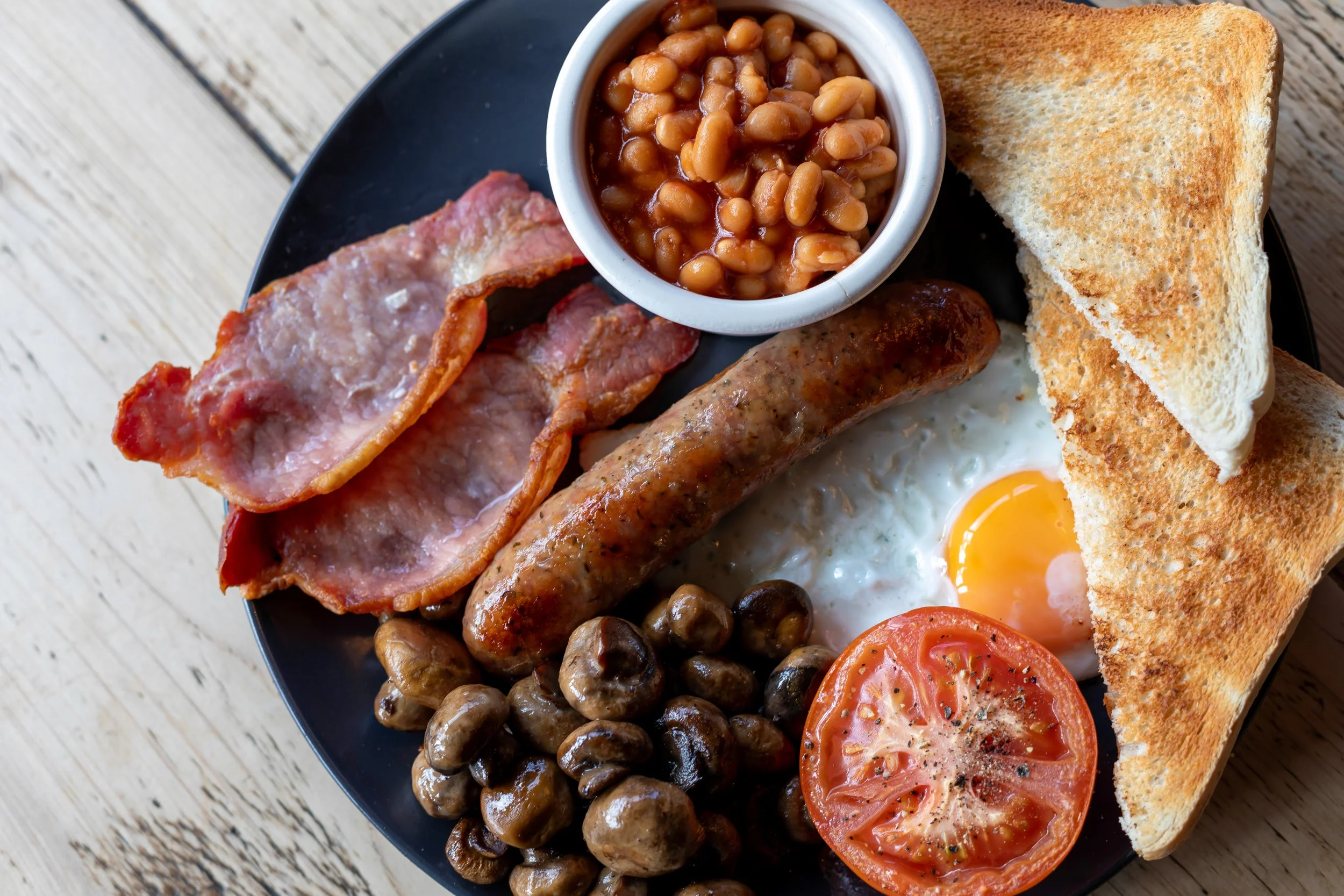 Full English breakfast from above – The Lion's Den Café, Haslemere, Surrey – Food Photography by Sequoia Studios