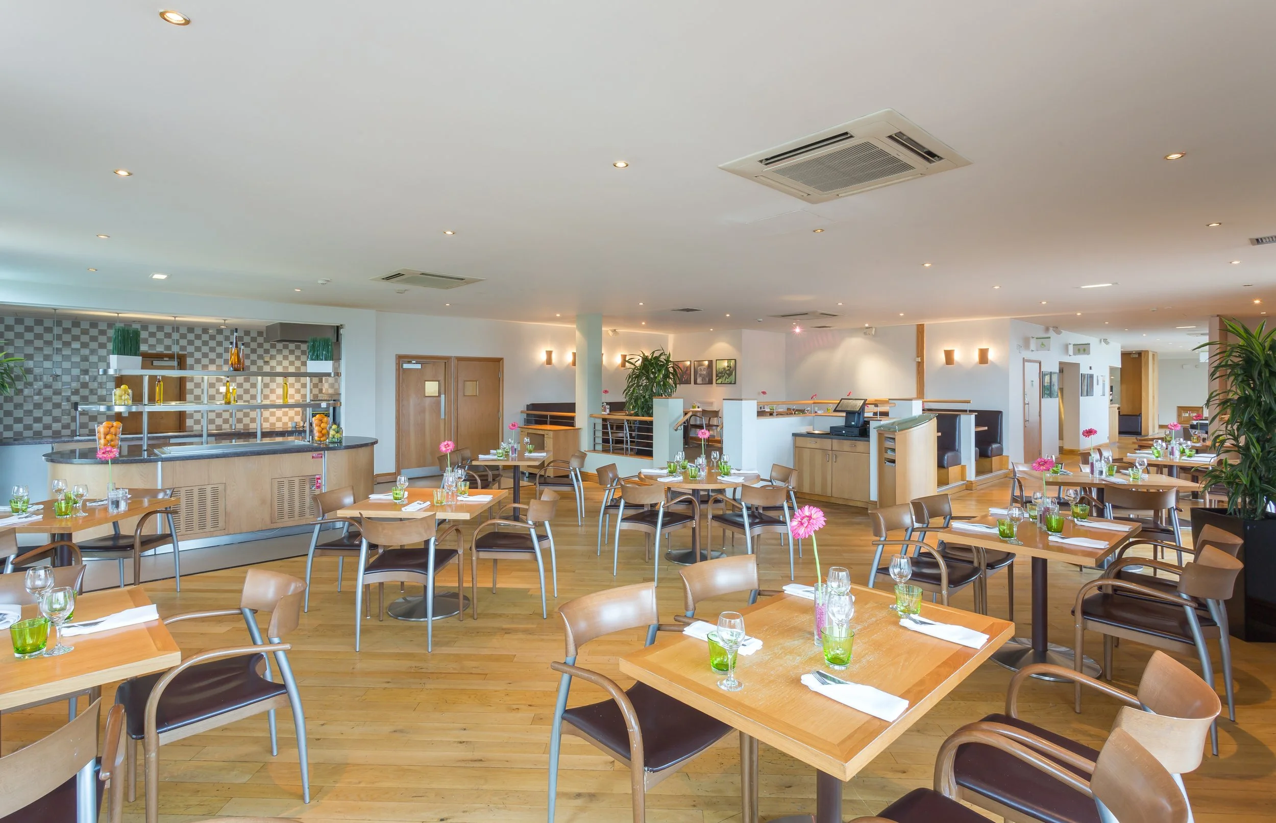 restaurant-evening-holiday-inn-rugby.jpg