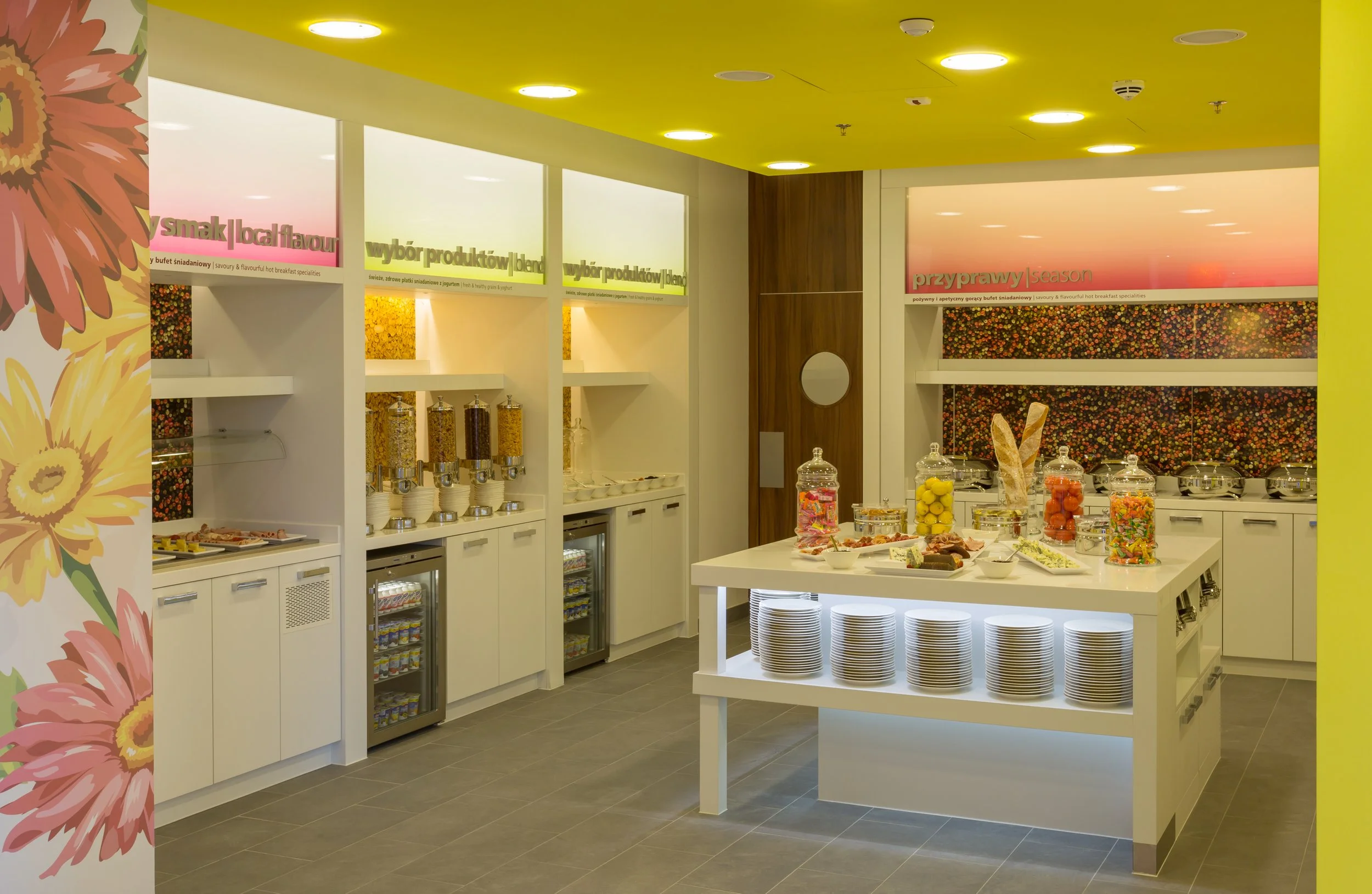 breakfast-serving-area-021-hampton-by-hilton-warsaw-poland.jpg