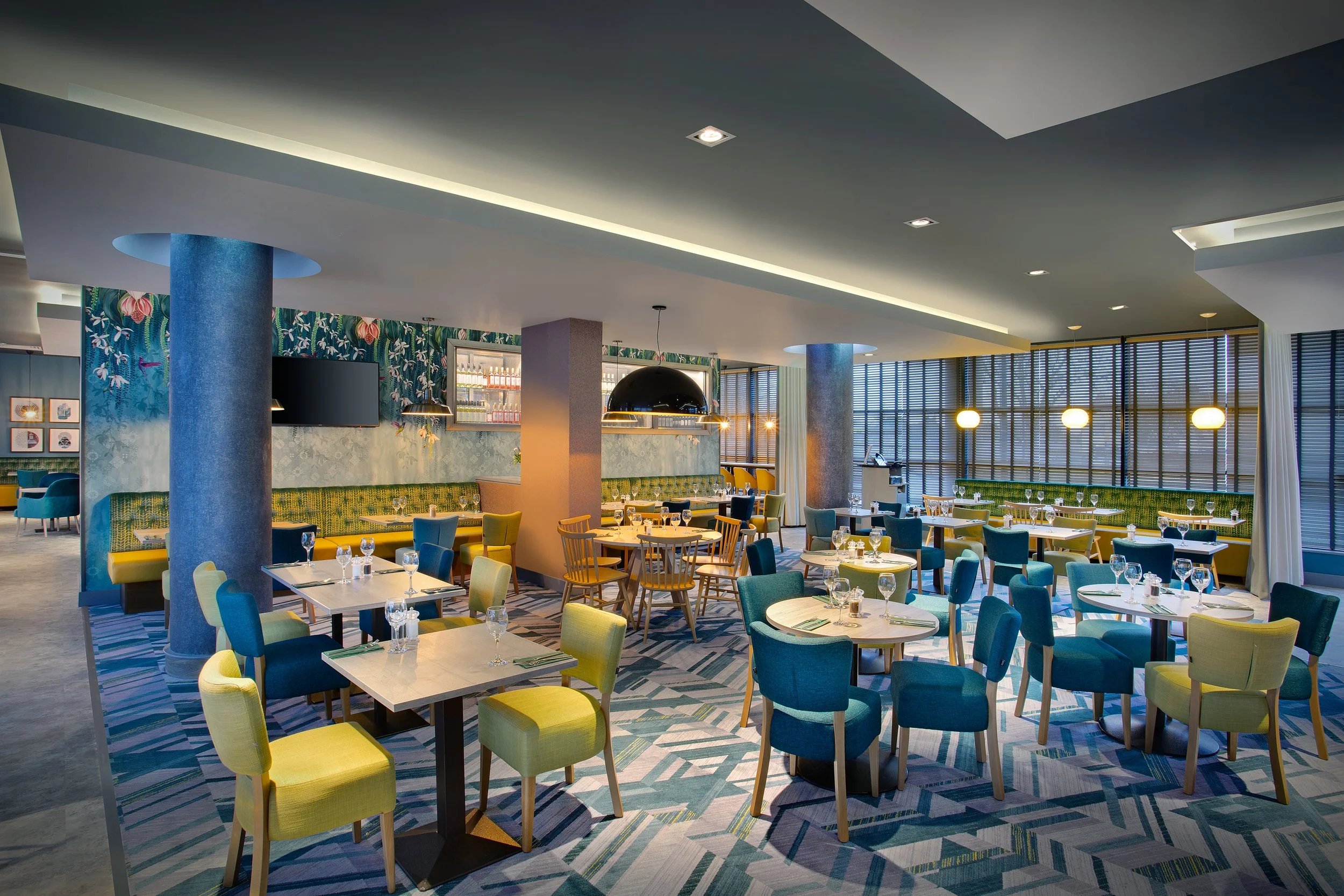 restaurant-wide_004-jurys-inn-swindon.jpg