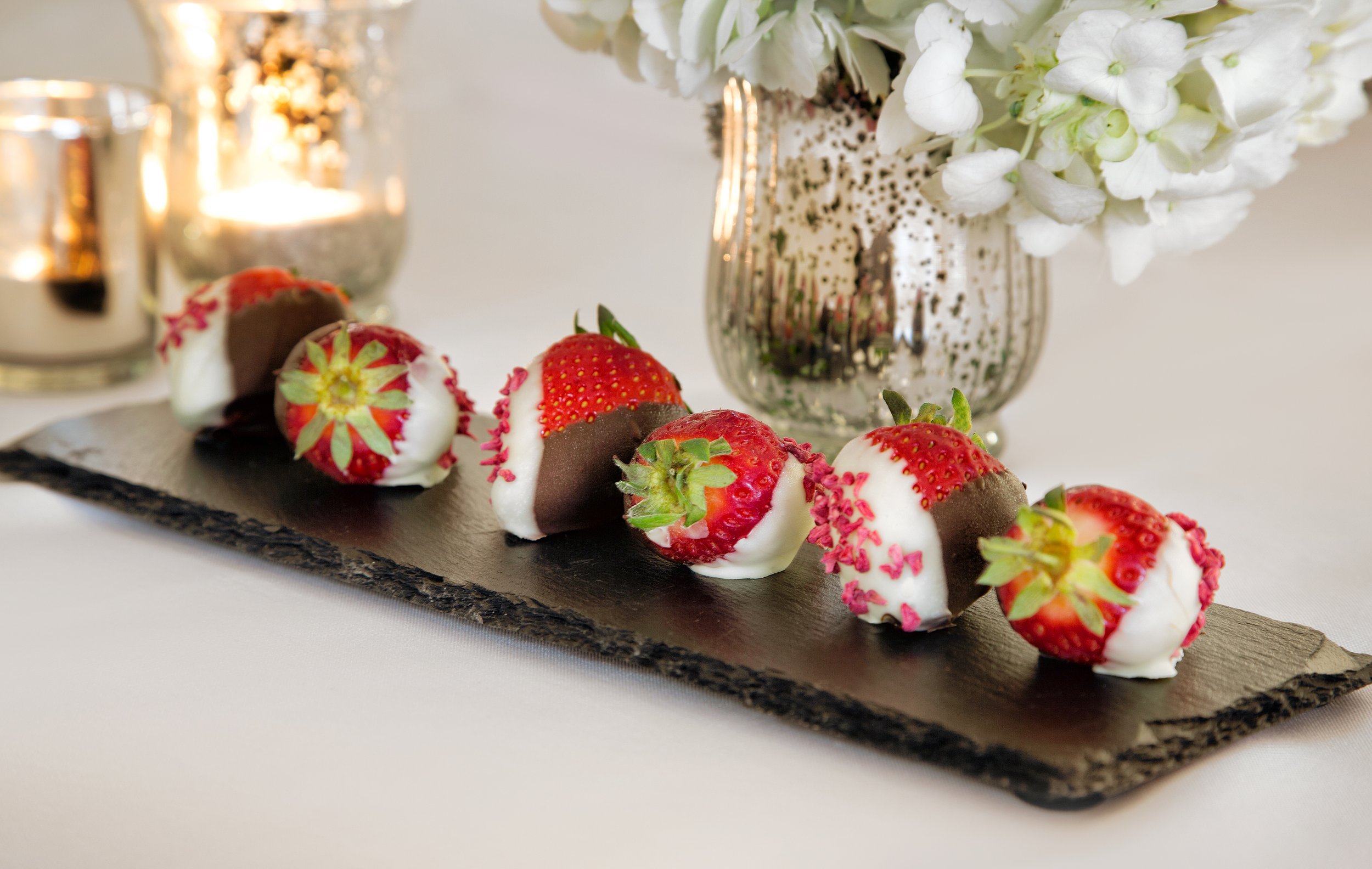 romantic-wedding-canapes-chocolate-covered-strawberries.jpg