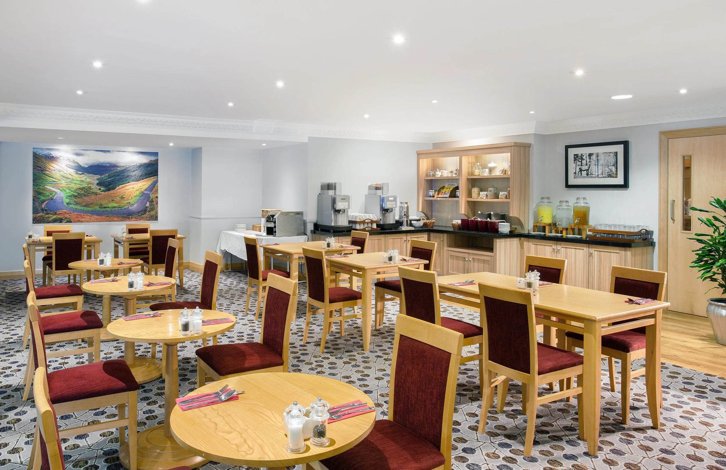 restaurant-wide-jurys-inn-inverness.jpg