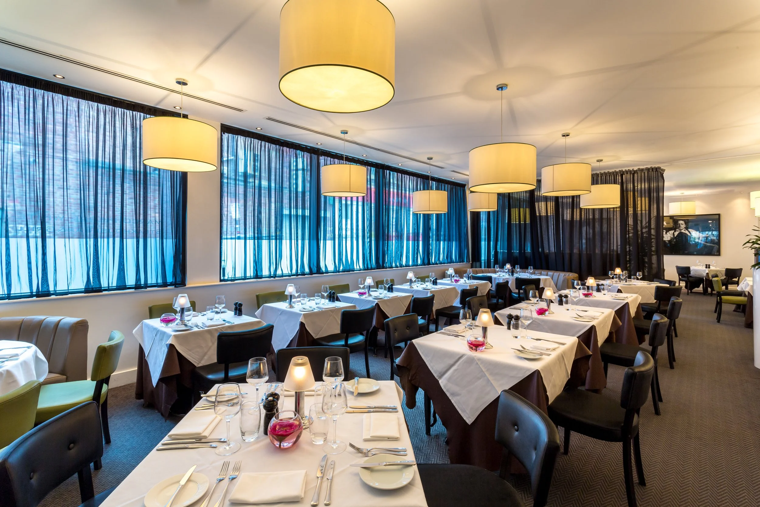 restaurant-wide_066_hotel-indigo-newcastle_photographer-surrey.jpg