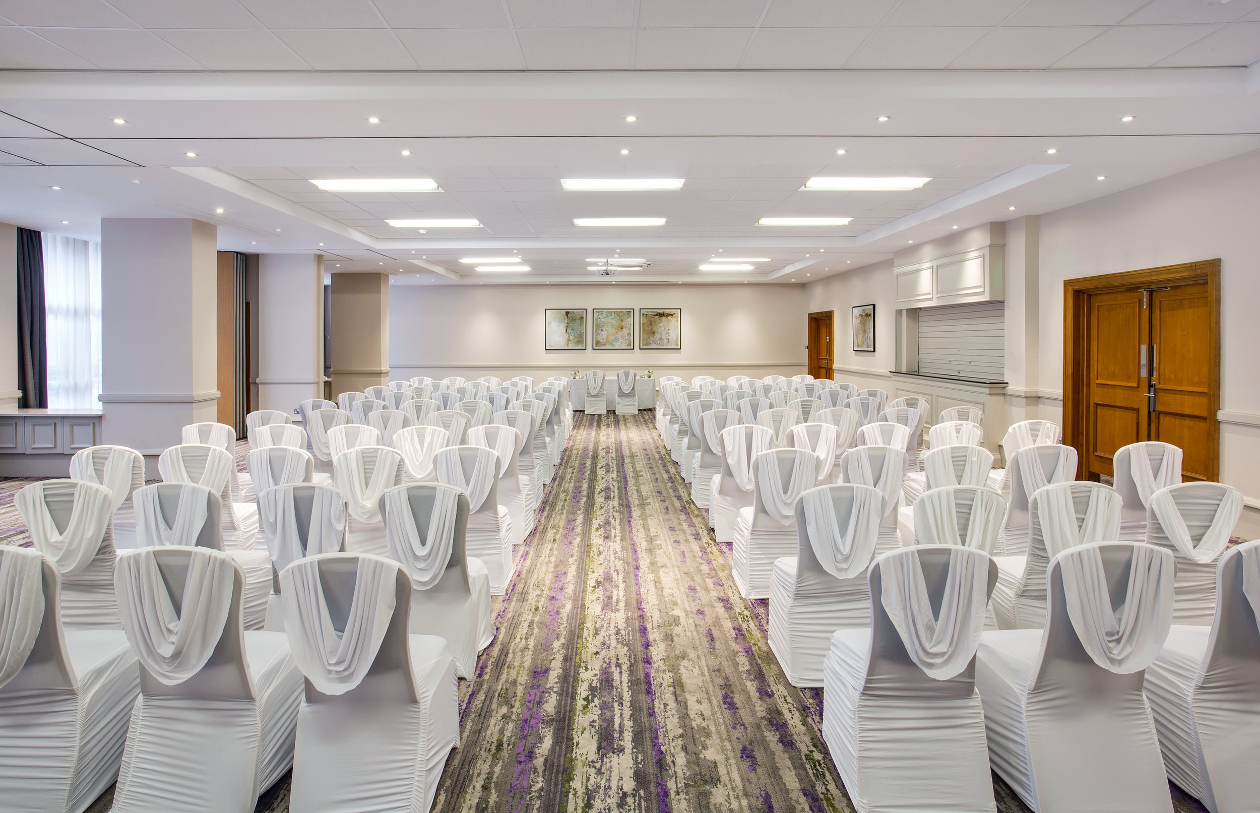 civil-wedding-ceremony-0061-doubletree-hilton-glasgow-scotland.jpg