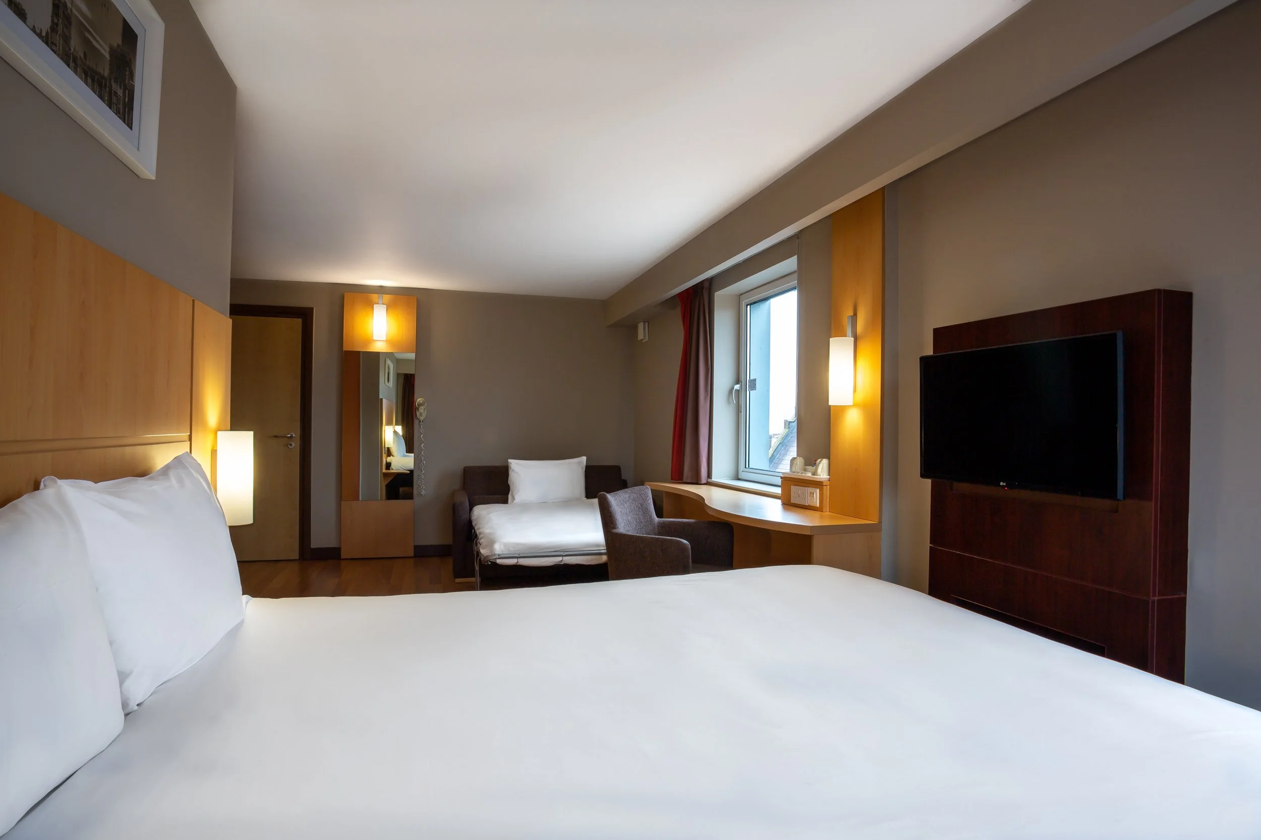 IBIS Hotels Belfast – Guest Family Room – Hotel Photography by Sequoia Studios