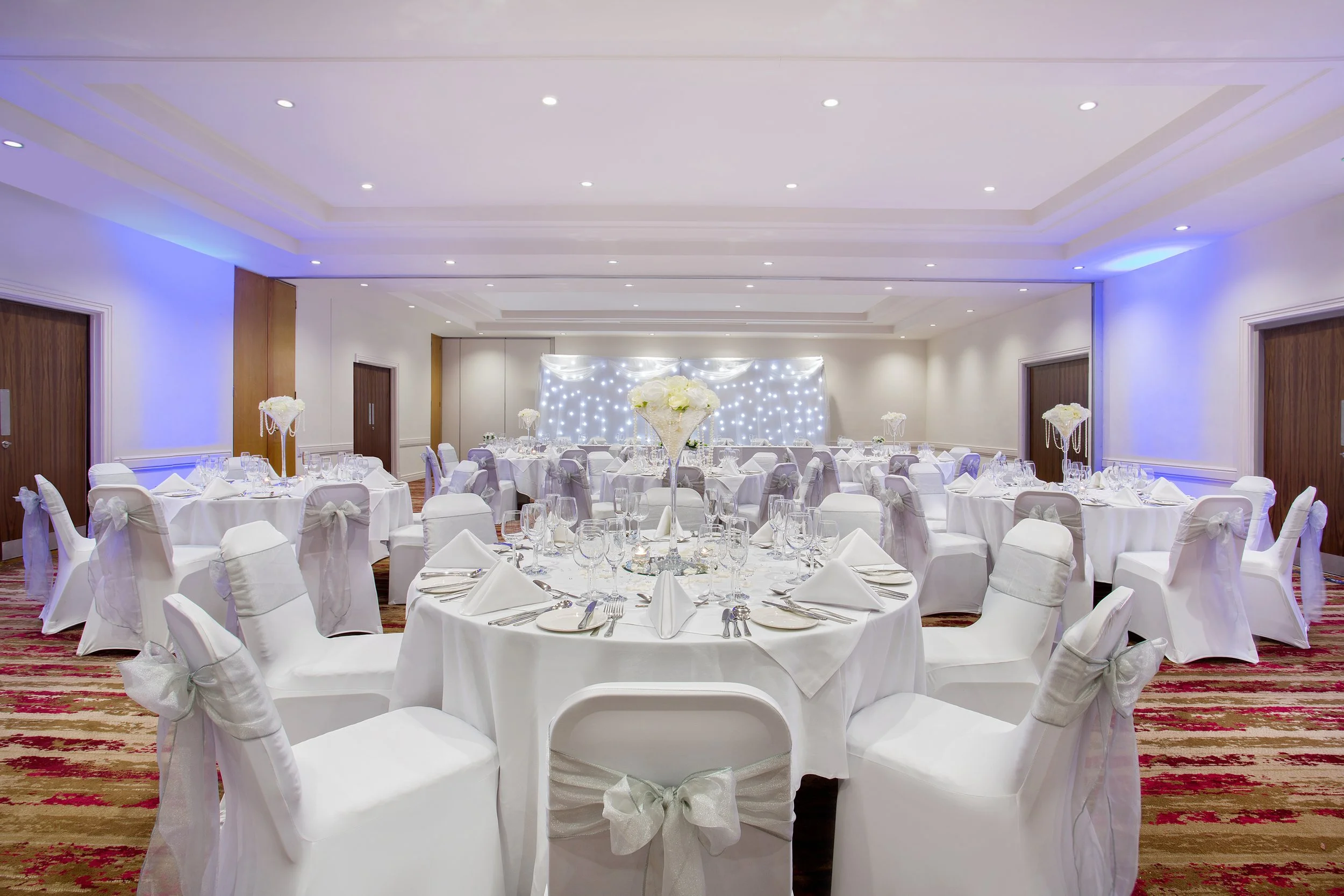 hotel-suite-wedding-201-jurys-inn-east-midlands-airport.jpg