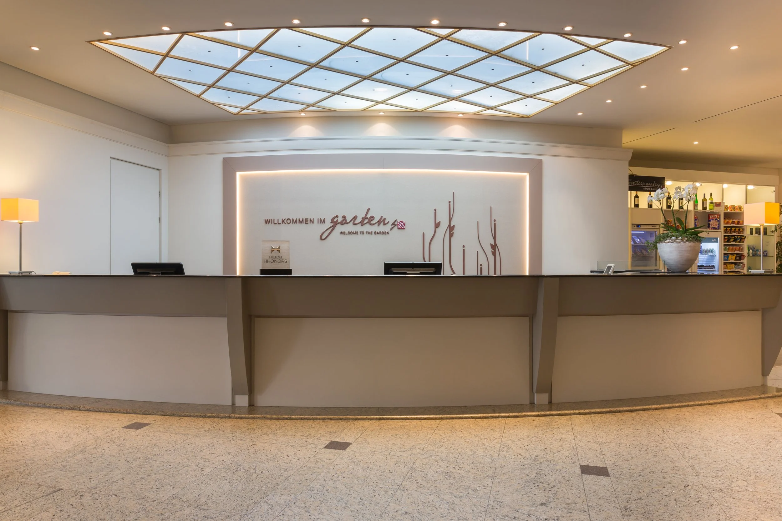 hotel-front-desk_hilton-garden-inn-vienna-austria_hotel-photographer-england.jpg