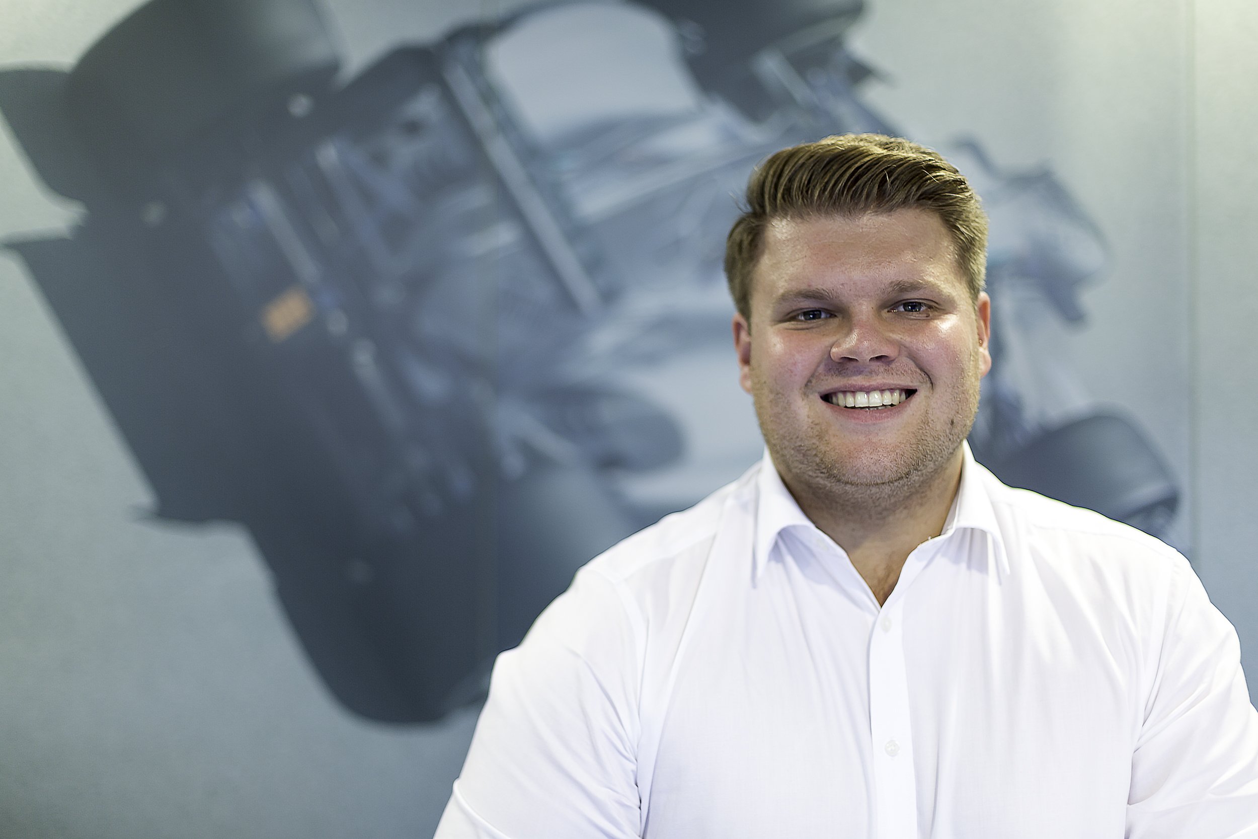 professional-linkedin-portrait-photographer-surrey_035.jpg