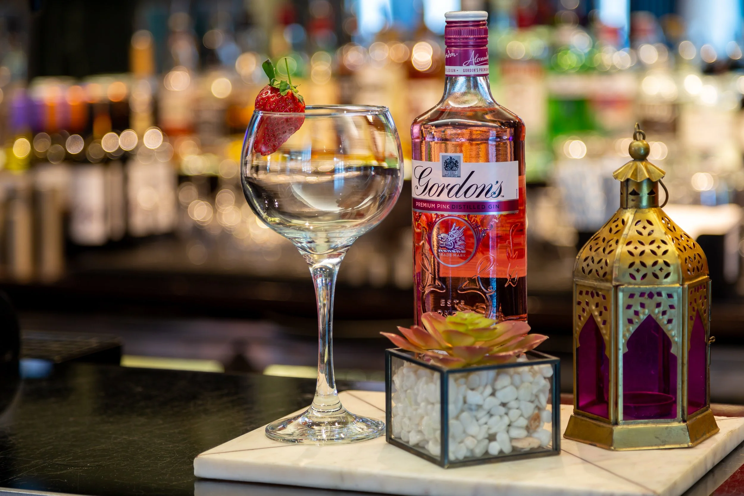 IBIS Hotels Belfast – bar cameo of Gordons pink gin promo – Hotel Photography by Sequoia Studios
