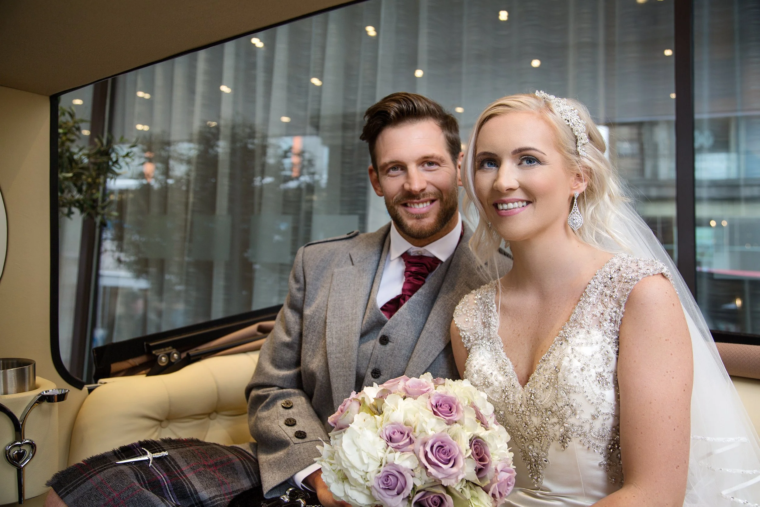 bride-and-groom-wedding-car-052-doubletree-hilton-glasgow-scotland.jpg