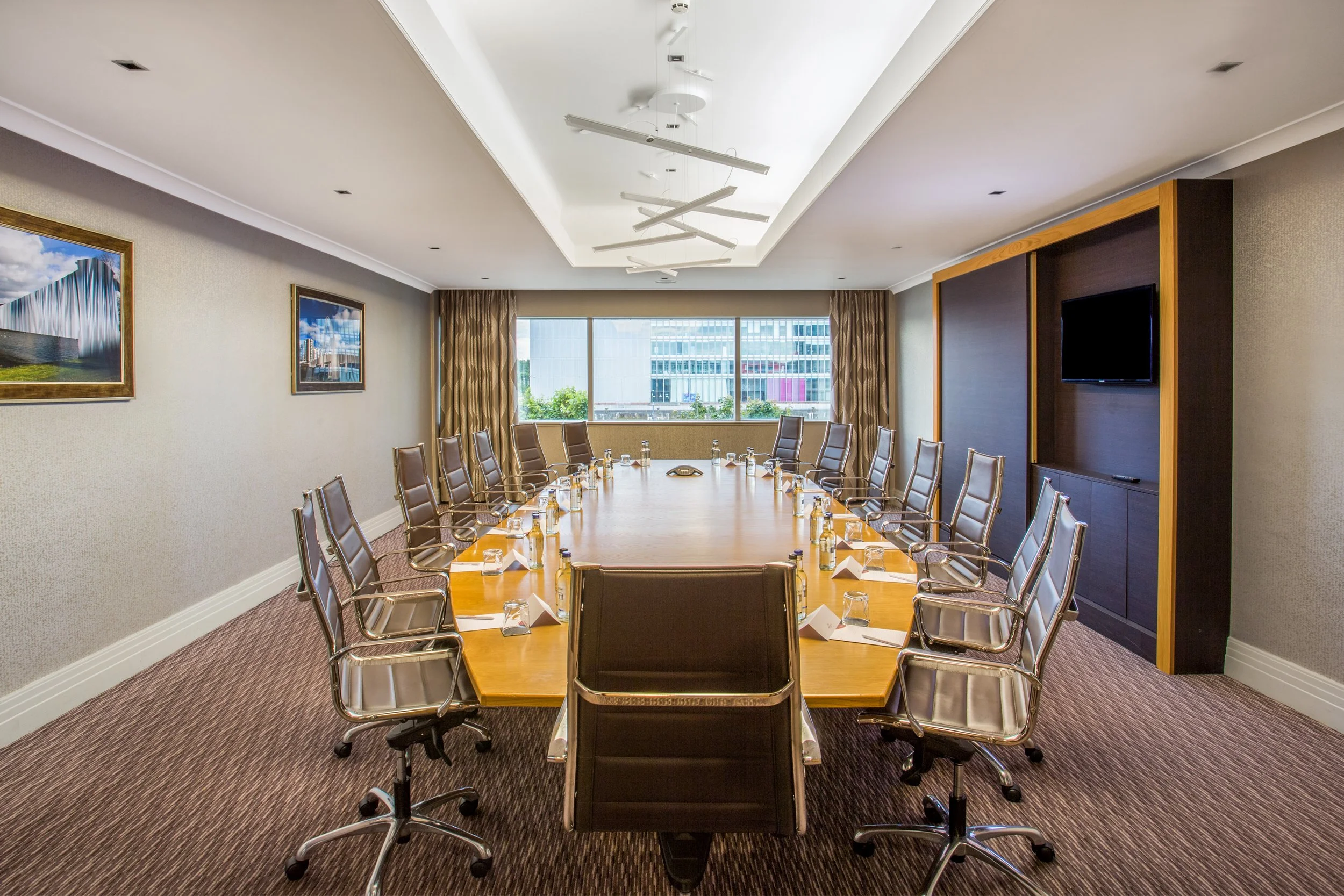 boardroom_001_crowne-plaza-glasgow_hotel-photographer-scotland.jpg