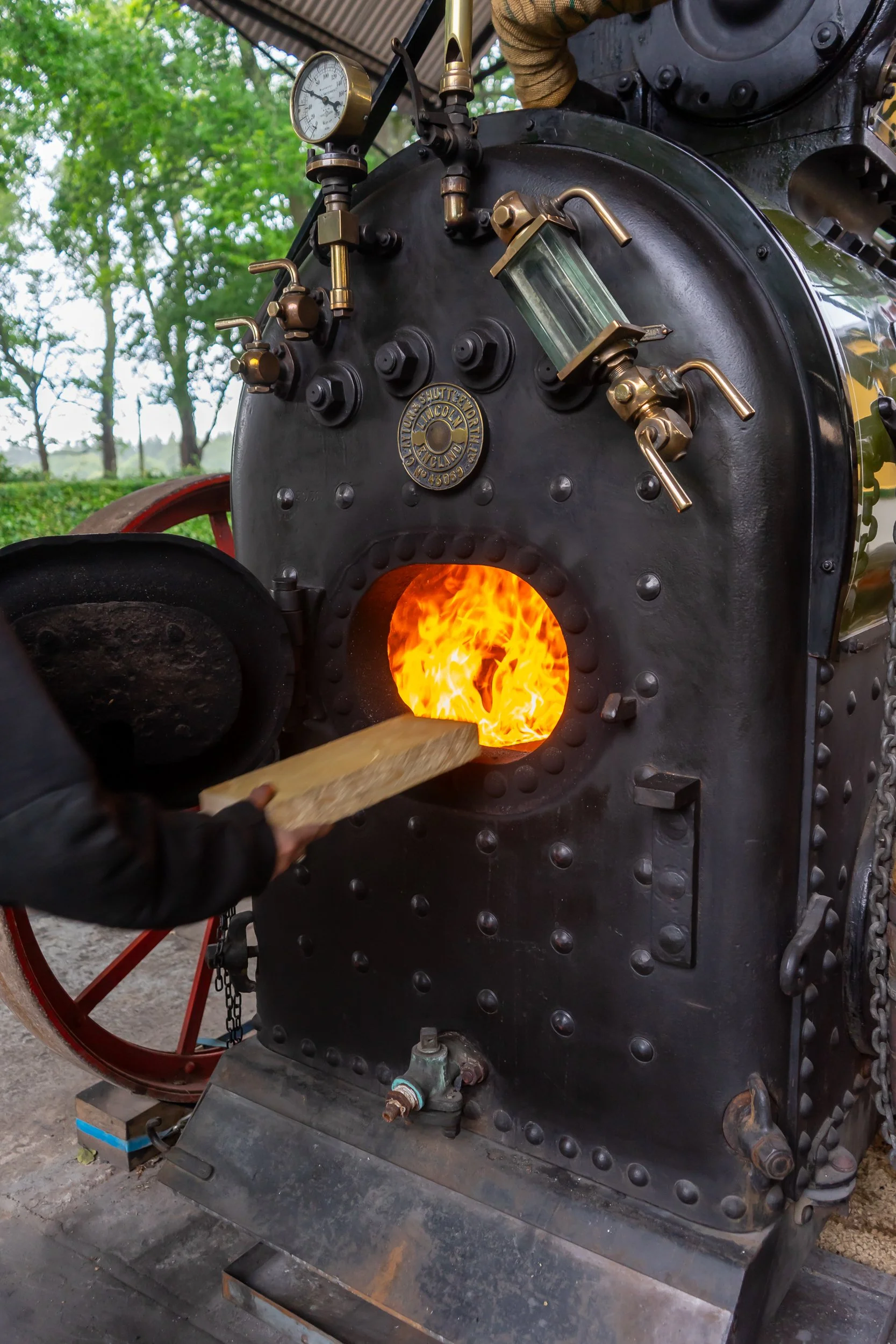 Steam-powered engine – Hollycombe Steam In The Country – Charitable Event Photography by Sequoia Studios