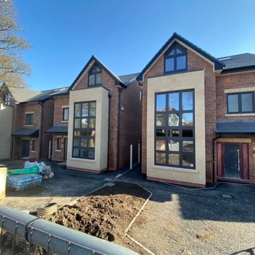 ⭐️ ⭐️ ⭐️⭐️⭐️
More pictures of 3 of our recent builds.
.
.
.
.
.
.
.
.
#build #newbuild #selfbuilt #renovation #developer #property #brickwork #designer #architectures #design&amp;build