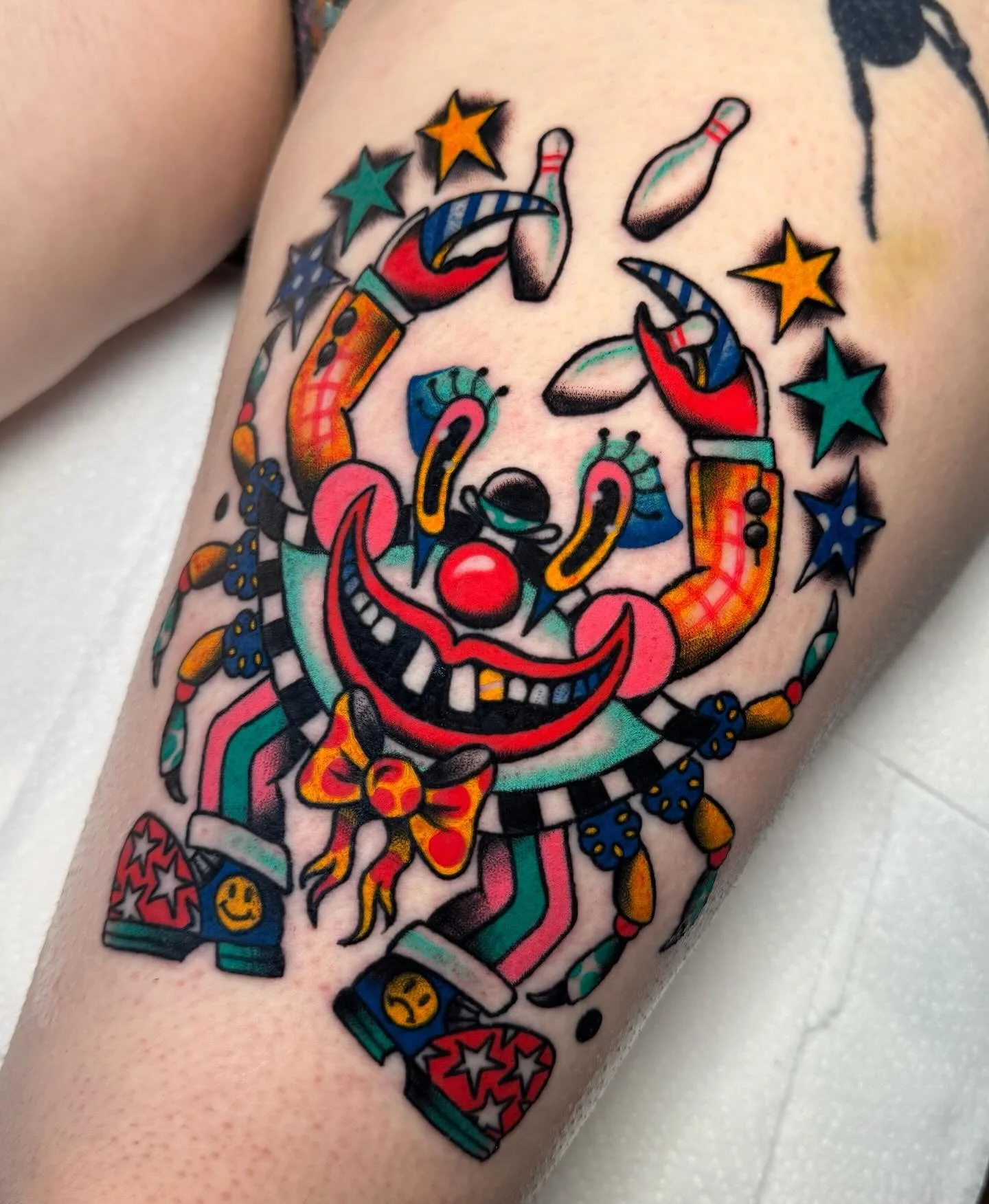 GET A CLOWN FROM A CLOWN!! 🤡 
 
one night I was having a demented conversation with a circus performer friend of mine about her EXTREME PHOBIA of crabs, and the next day drew this rainbow crab clown to express her struggles, so - very pleased to int