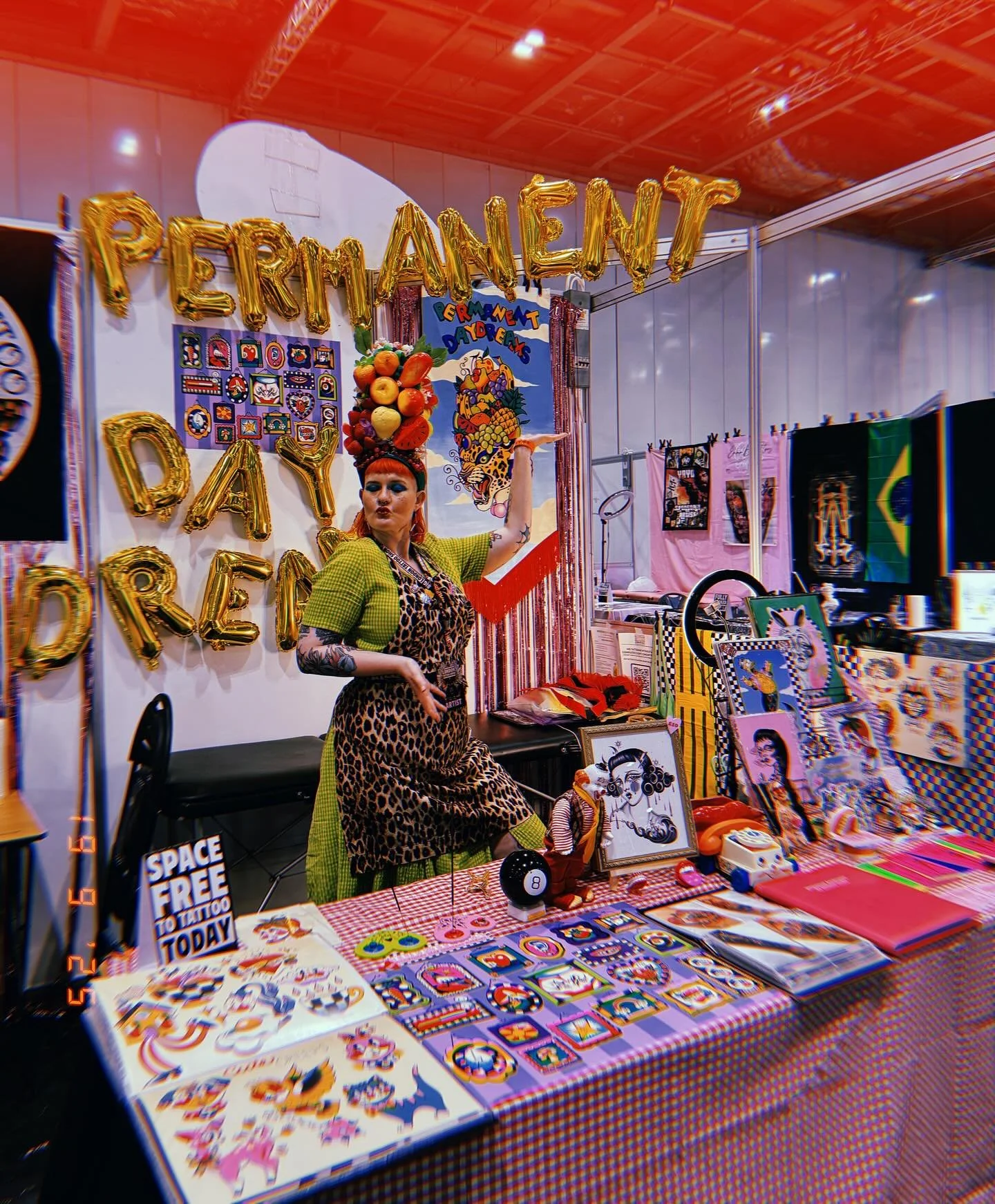 @biglondontattooshow recap 🌈🤡💘 what a crazy weekend! Very honored to have a sick time at my 3rd ever convention and to be surrounded by so many friends and have so many healed tattoos running around. Certainly felt the tattoo magic 🪄 thanks to al