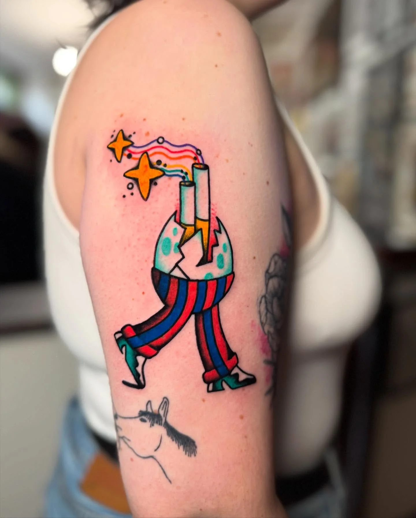 egg with legs? Crazy. A sunday post? Even crazier. Matchy matchy egg them for very fun and cool Katie! This is the magic that happens when flash gets made at the right size 🤌🏻🌈🥚🚬

Plenty more weirdo friends to be best viewed in the skin. Send me