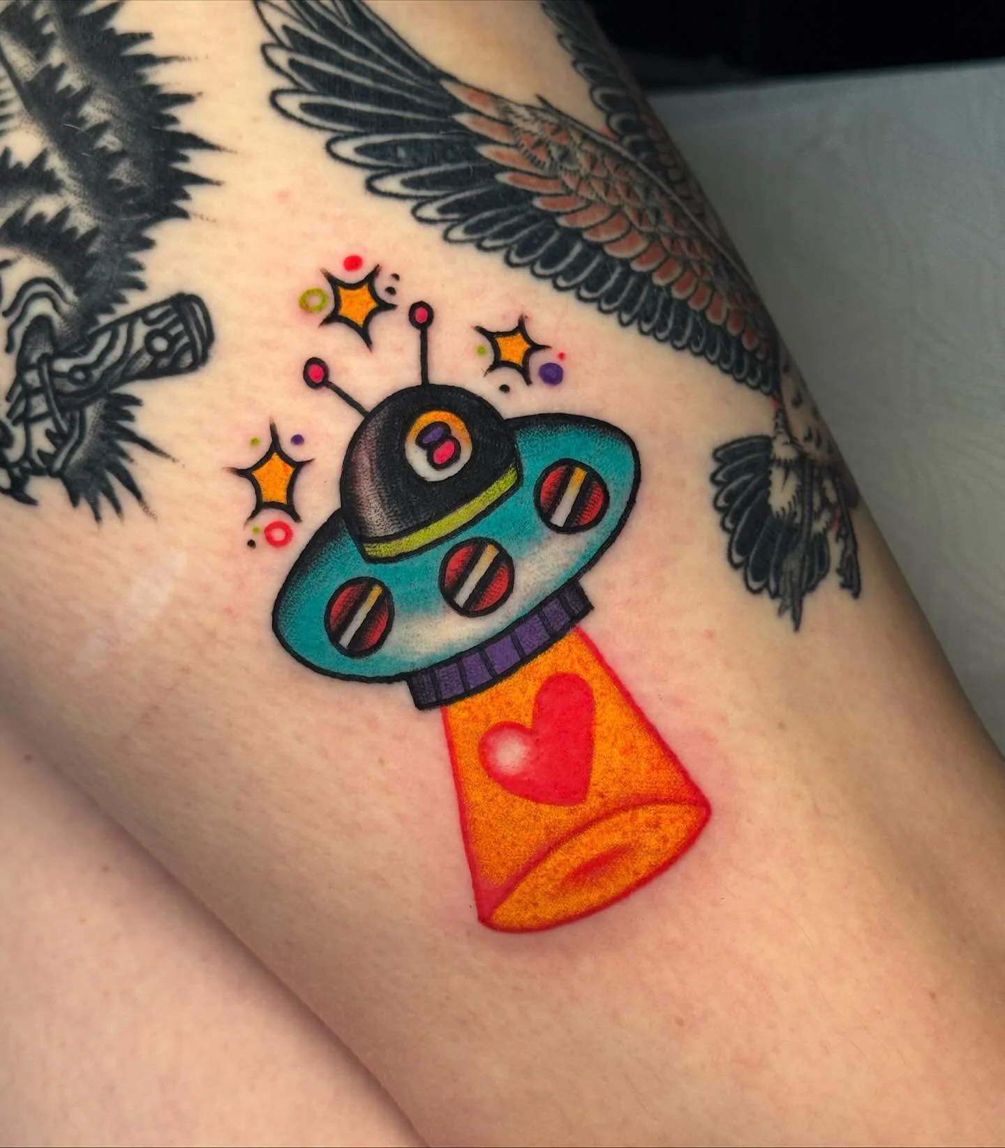 fun one for kiley from the other day! Thanks for chosing her 🛸❤️🐄

Plenty more flash like this available! Always best viewed in the skin 🌈

🗓️ Booking for: November &amp; Beyond 🪩✨

🌻 home base: @kingscrosstattoo
💖 custom requests welcome
🎱 1