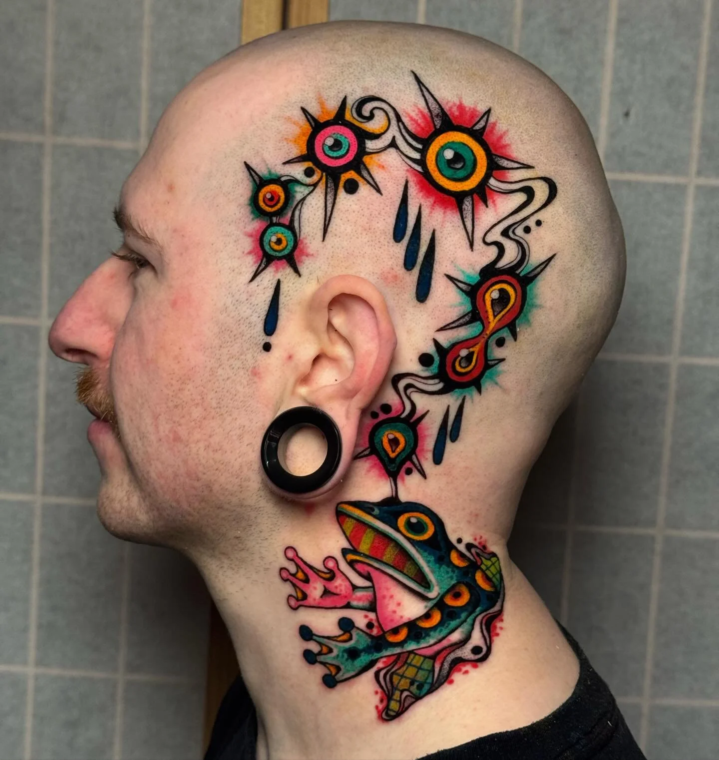 Big day for Gage! Psychedelic wildstyle frog with trippy skull jewellery ❤️&zwj;🔥 huge thanks to tuff guy Gage who let me adorn his skull &amp; traveled all the way from Scotland to get this made! What an experience!! My first head tattoo, thanks ag