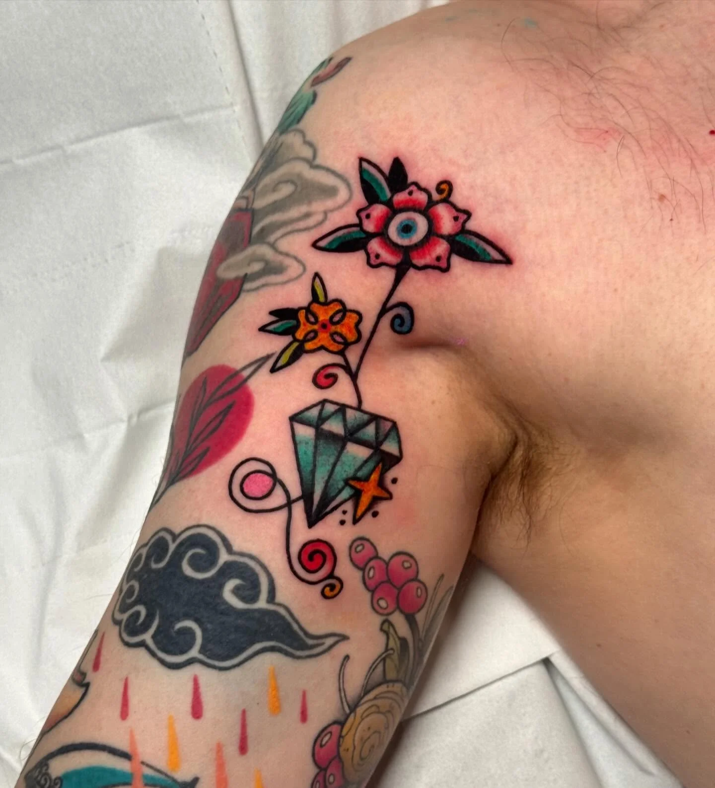 f*ck it, more eyes! Permanent Daydreams diamond filler tattoo for Jon who has a killer collection! So nice to meet you on your travels! 

I do small tattoos too! But probably let me chuck an eye in there for good measure. Hit me up for fun tats! Let&