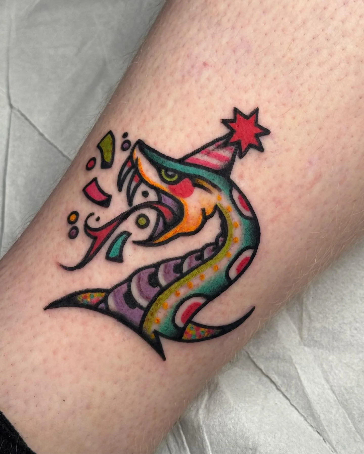 Yesterday&rsquo;s sacrifices to the tattoo gods - super sick party snake from my flash &amp; a custom log pose tattoo with a traditional twist! Thanks so much for coming in guys, was a pleasure to talk cats, tats &amp; anaesthesia 💉😸✨

Always a par