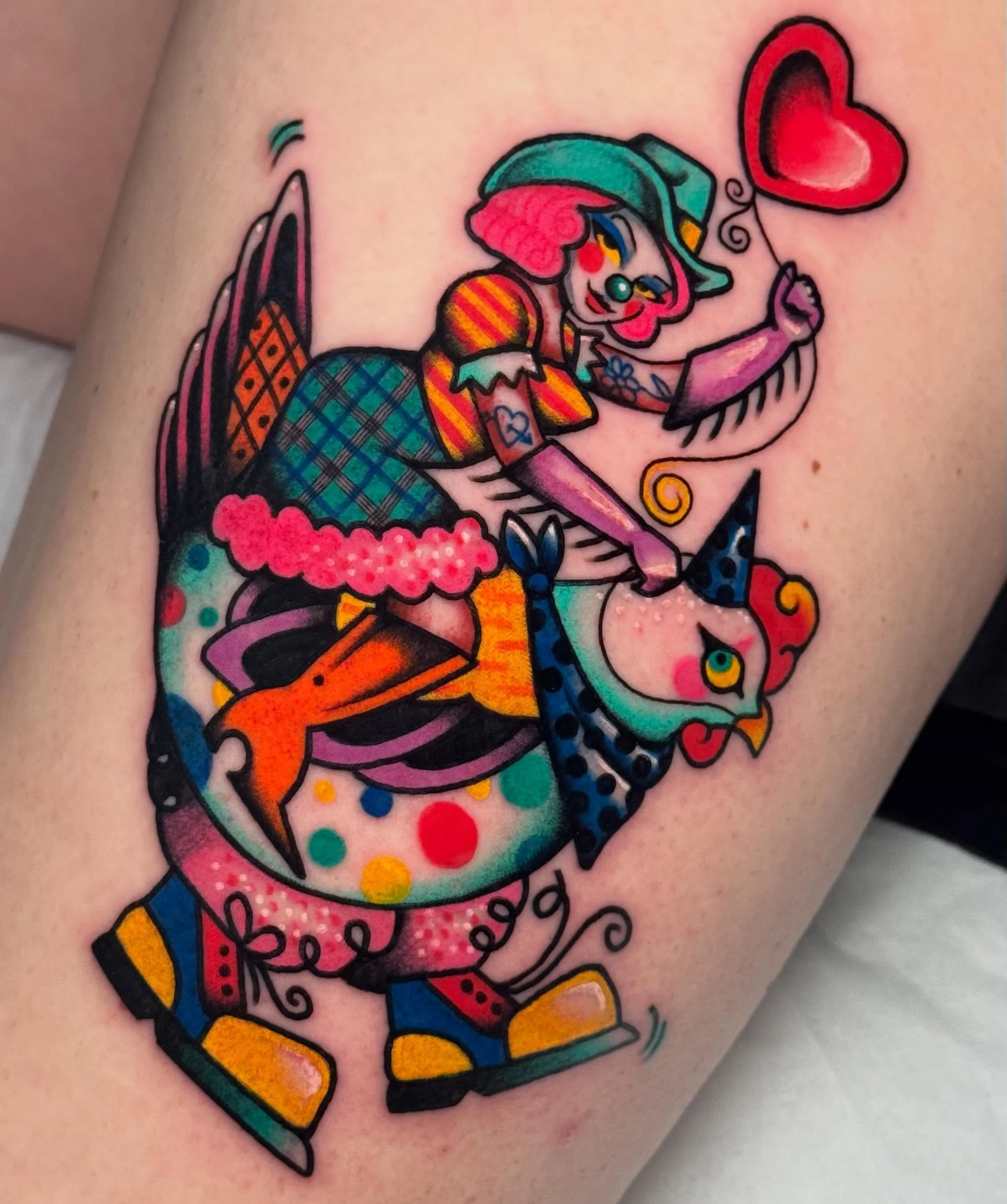 I told you there was a part two 💅🏻 meet Punch &amp; Judy, the second intellectual rodeo clown made for Lou as a companion to Anne&rsquo;s Clown 💖

Thank you to Lou who literally ran off an 8 hour flight to come get this crazy thing zapped on her l