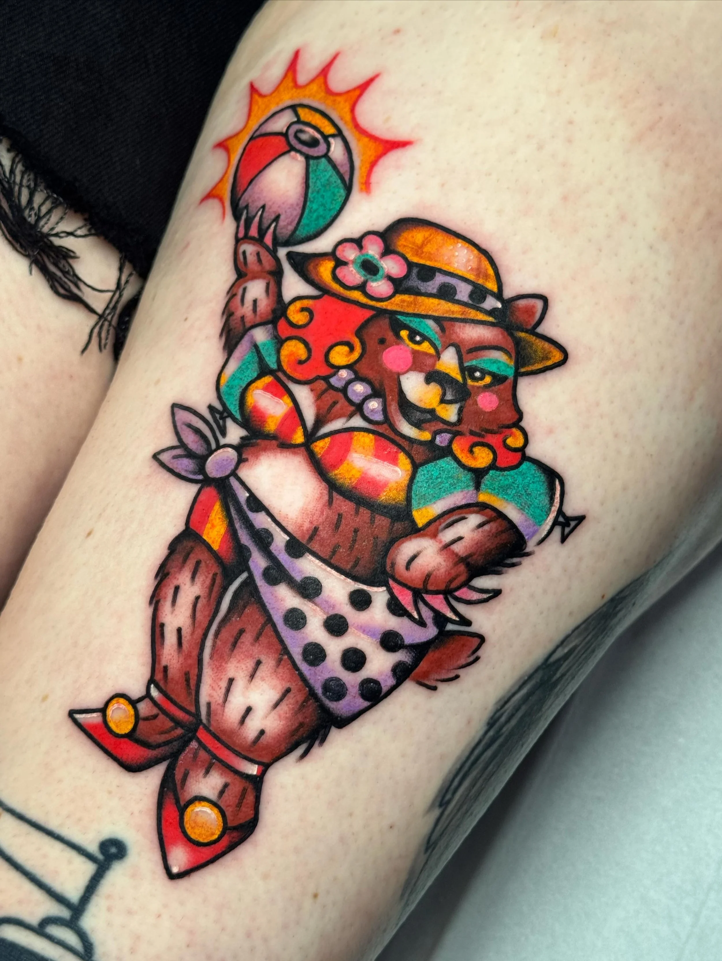1950&rsquo;s cute &lsquo;n&rsquo; chubby pin up bear for Clare! Alias, Clare Bear 🌞 make sure you peep her cute water wings that serve as a stunning beach accesory 🏖️ 

Thanks again so much Clare, the @leatherlanetattoo leg really coming to life 🐻