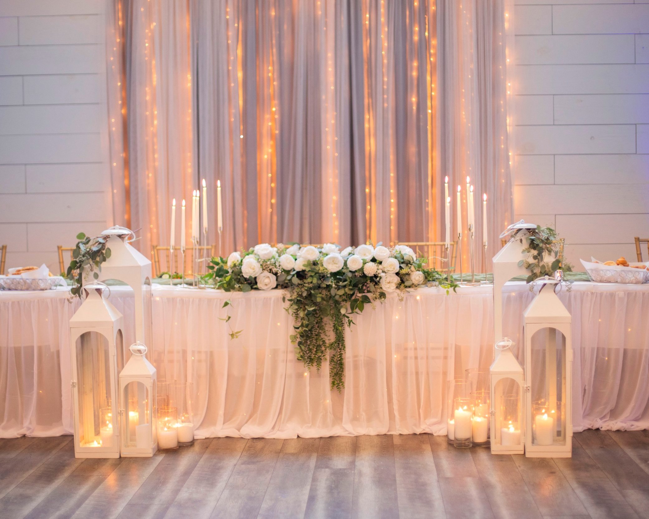 Alana+%26+Jason+Headtable+Decor+.jpg