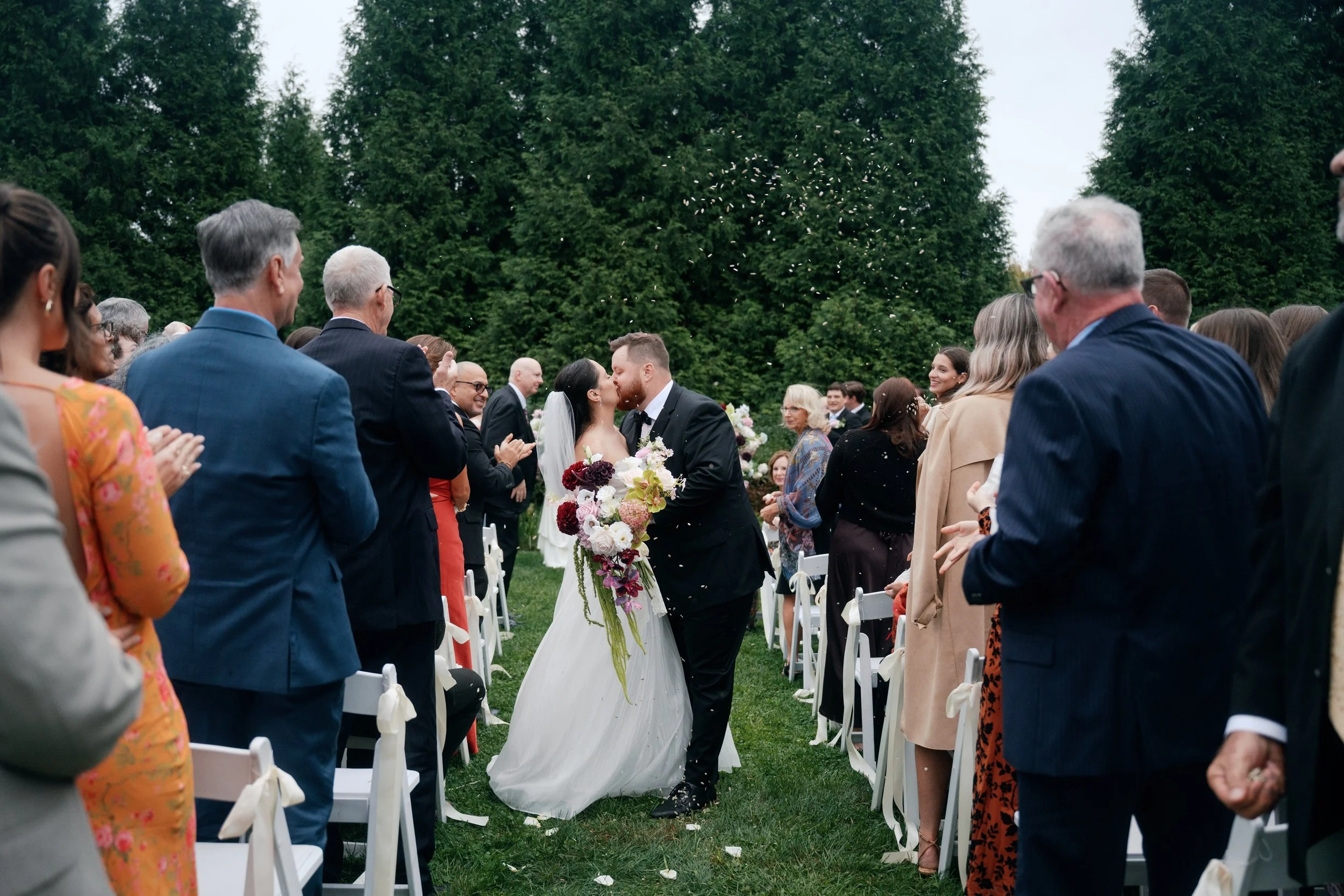 Photo @TKPhotoand Film 
Planner : @MadilineKellyevents 
Florist @SREventDesign & Decor 