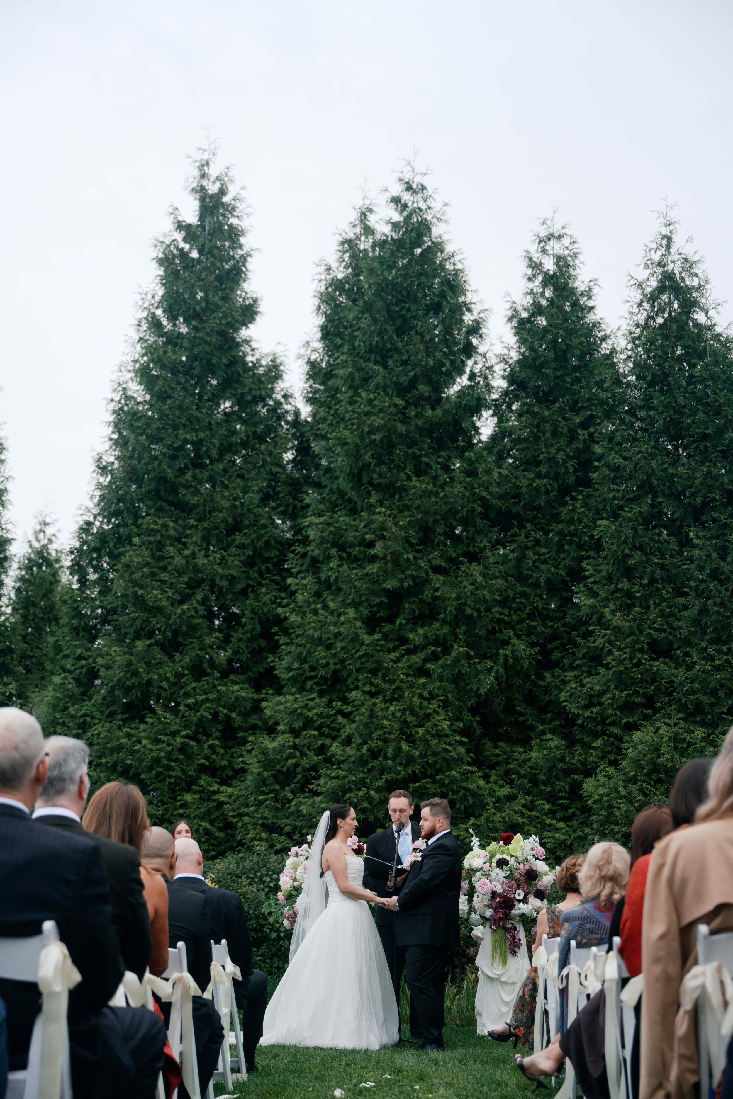 Photo @TKPhotoand Film 
Planner : @MadilineKellyevents 
Florist @SREventDesign & Decor 