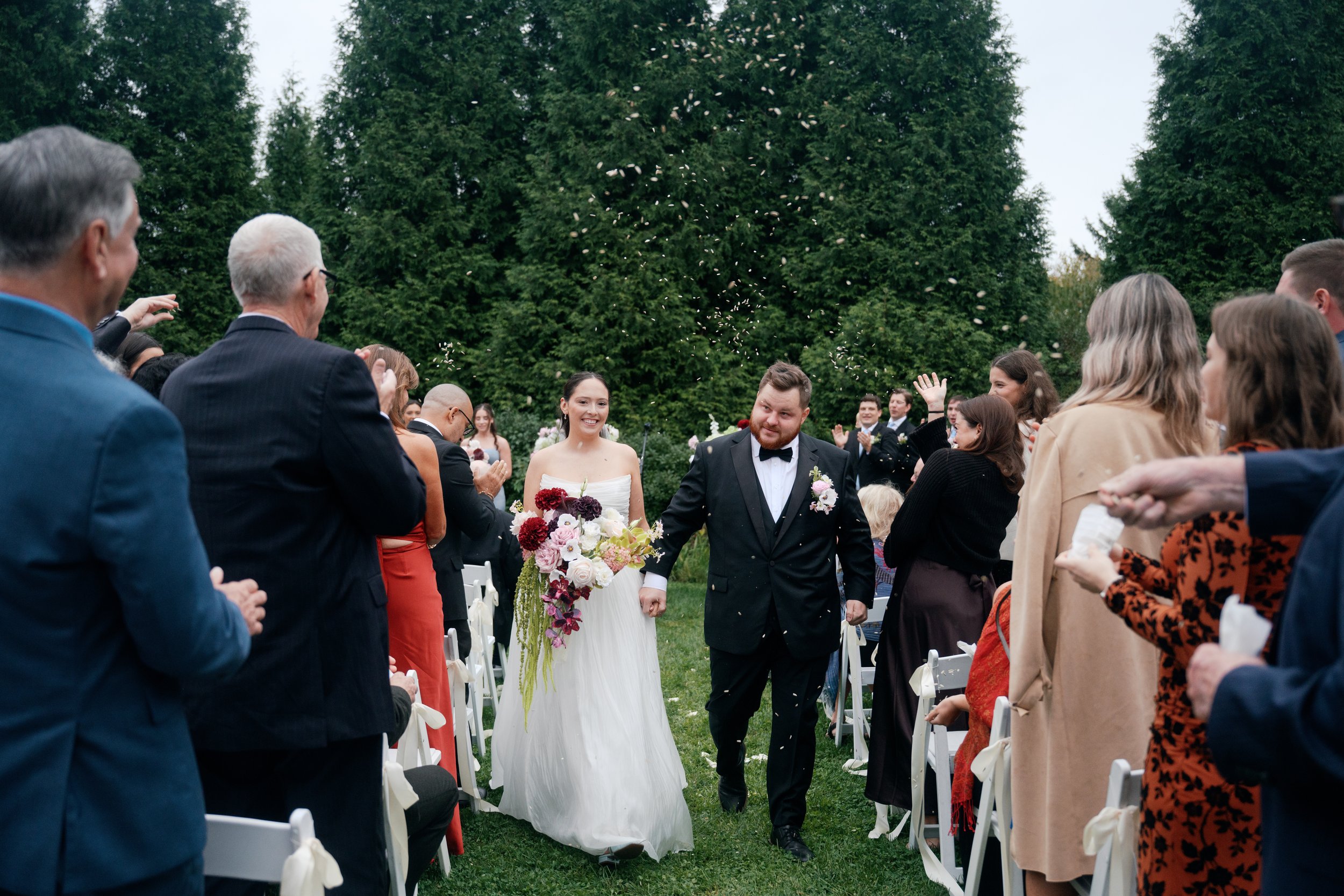 Photo @TKPhotoand Film 
Planner : @MadilineKellyevents 
Florist @SREventDesign & Decor 