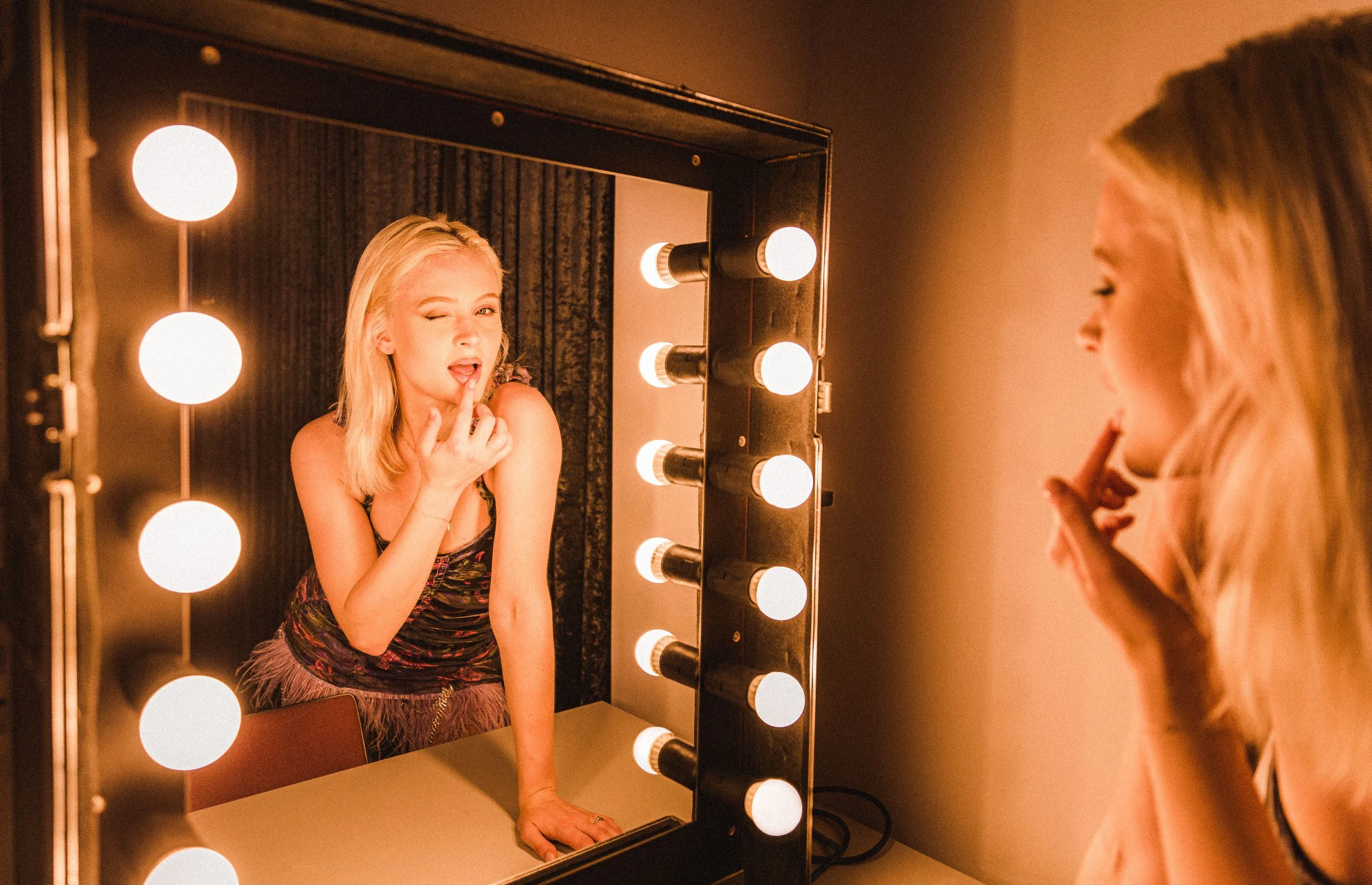 Philipp M. Kratzer — Concert & Festival Photographer, Munich shooting an Artist Portrait of Zara Larsson