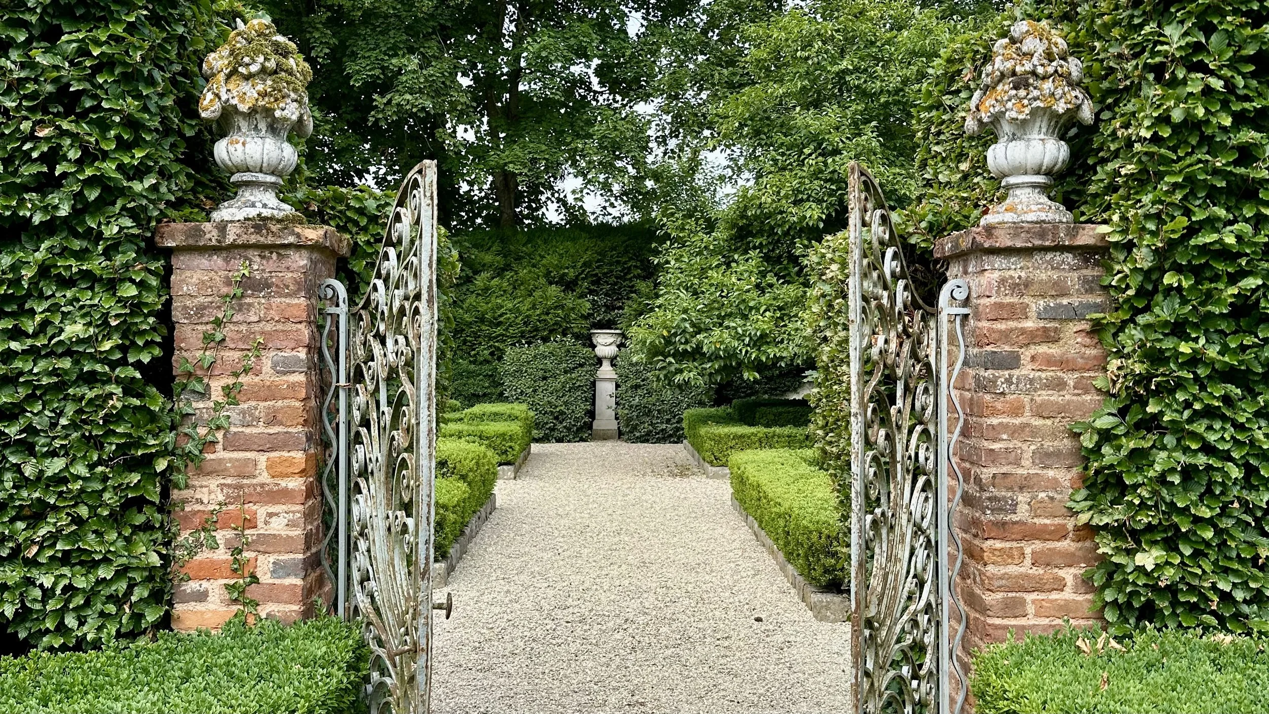 small group tours art antiques gardens interiors