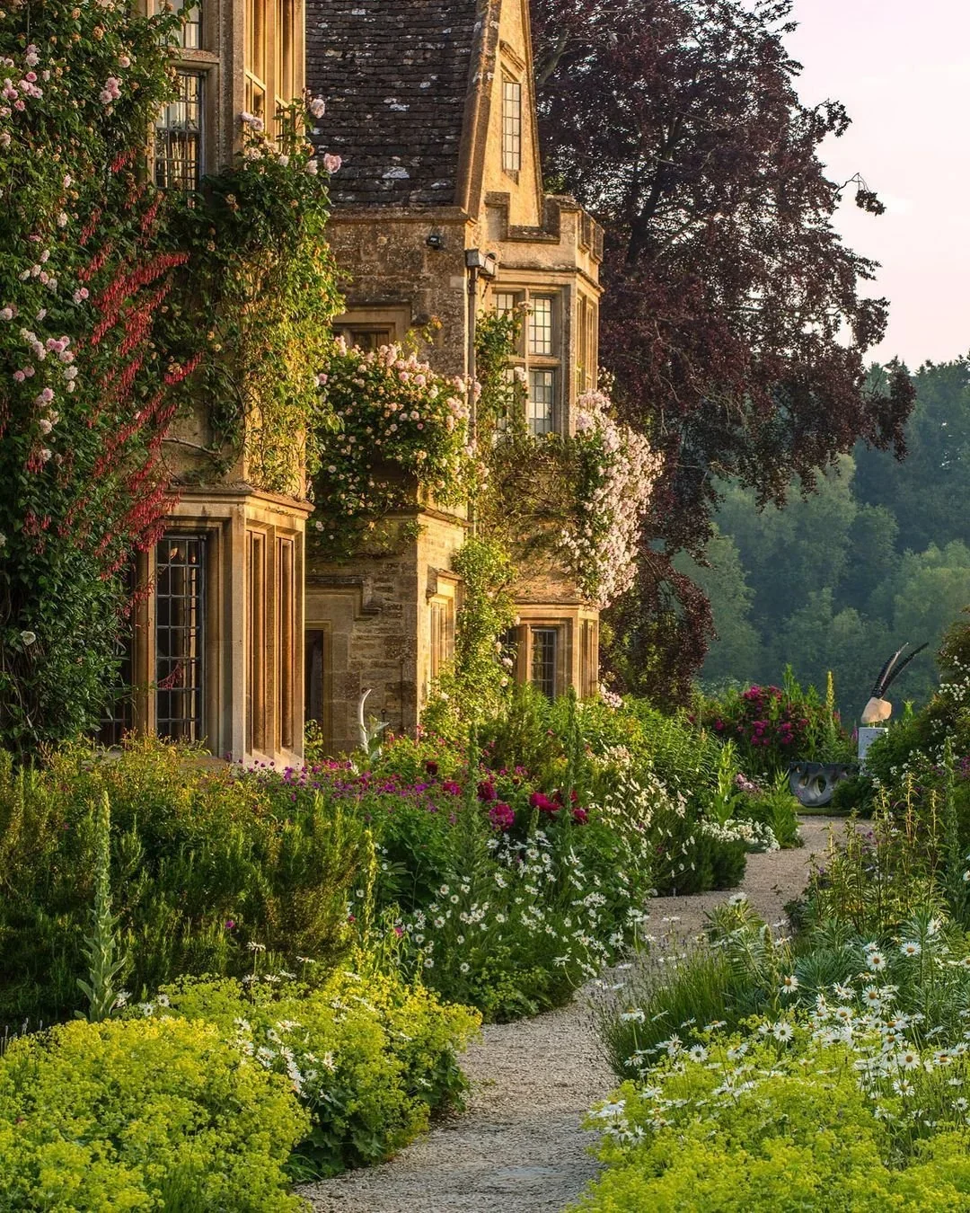 English country garden of Asthall Manor