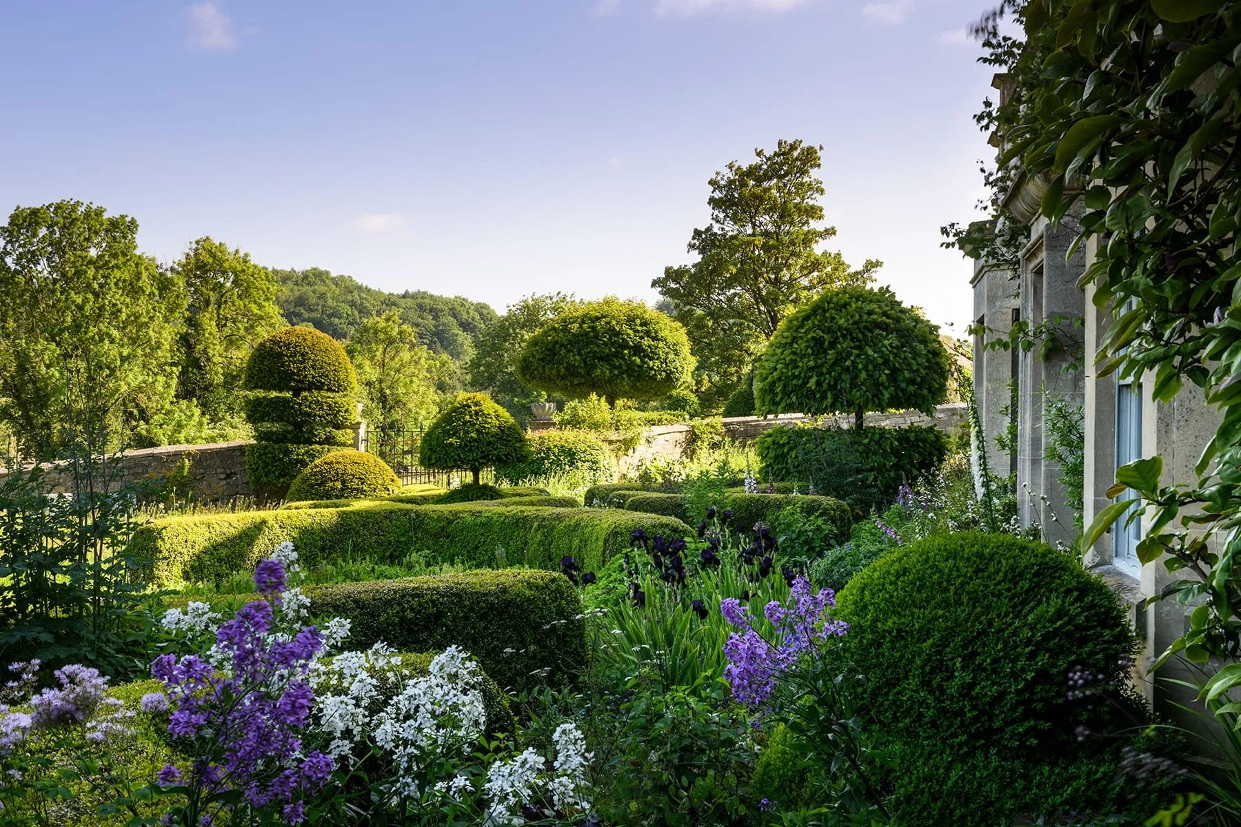 Cotswalds garden scene