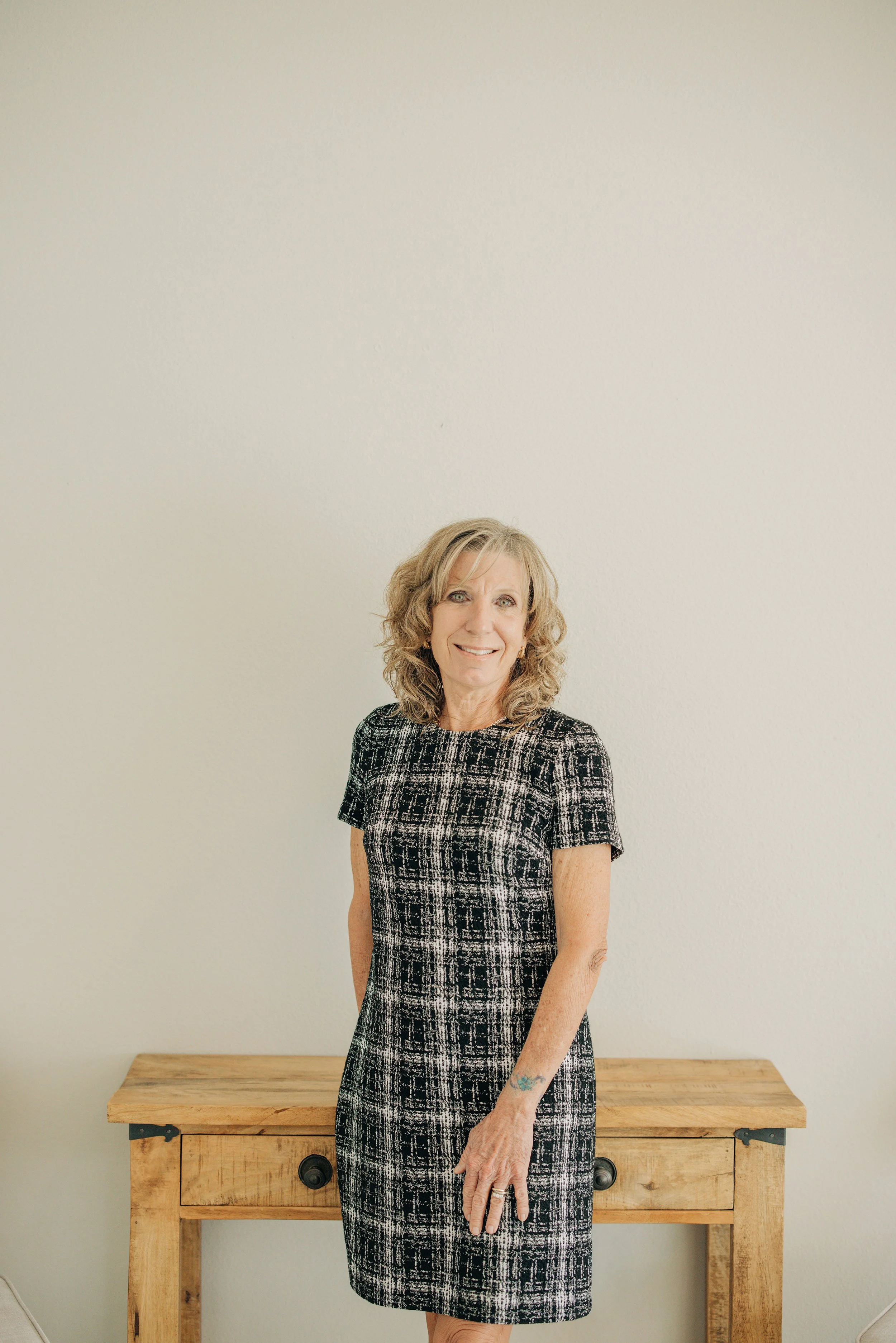 Kelly Belisle Headshots - Realtor Headshot Branding Session - Bayfront House in Bradenton by IMG - Mused Photo (3).jpg