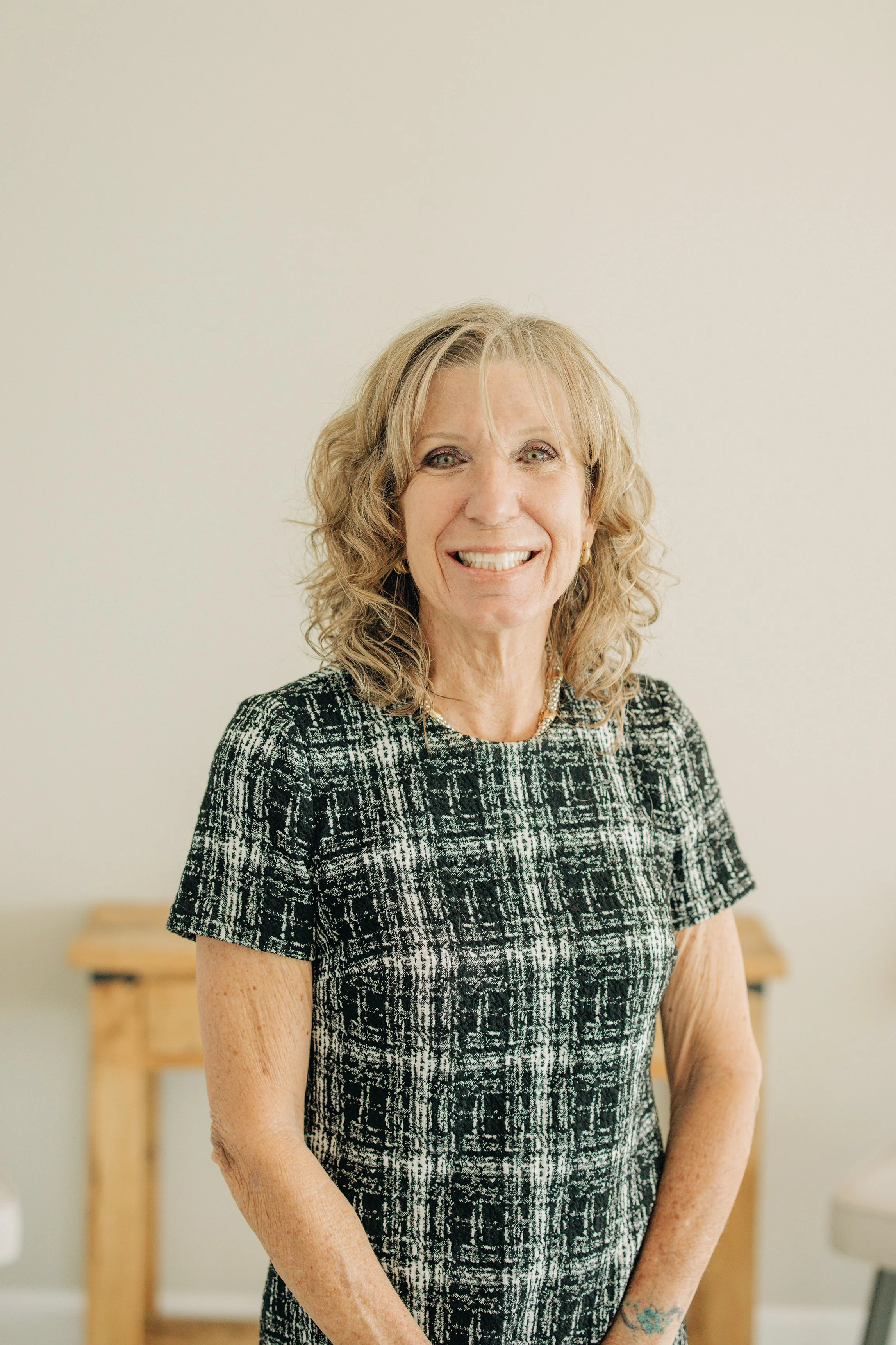 Kelly Belisle Headshots - Realtor Headshot Branding Session - Bayfront House in Bradenton by IMG - Mused Photo (9).jpg