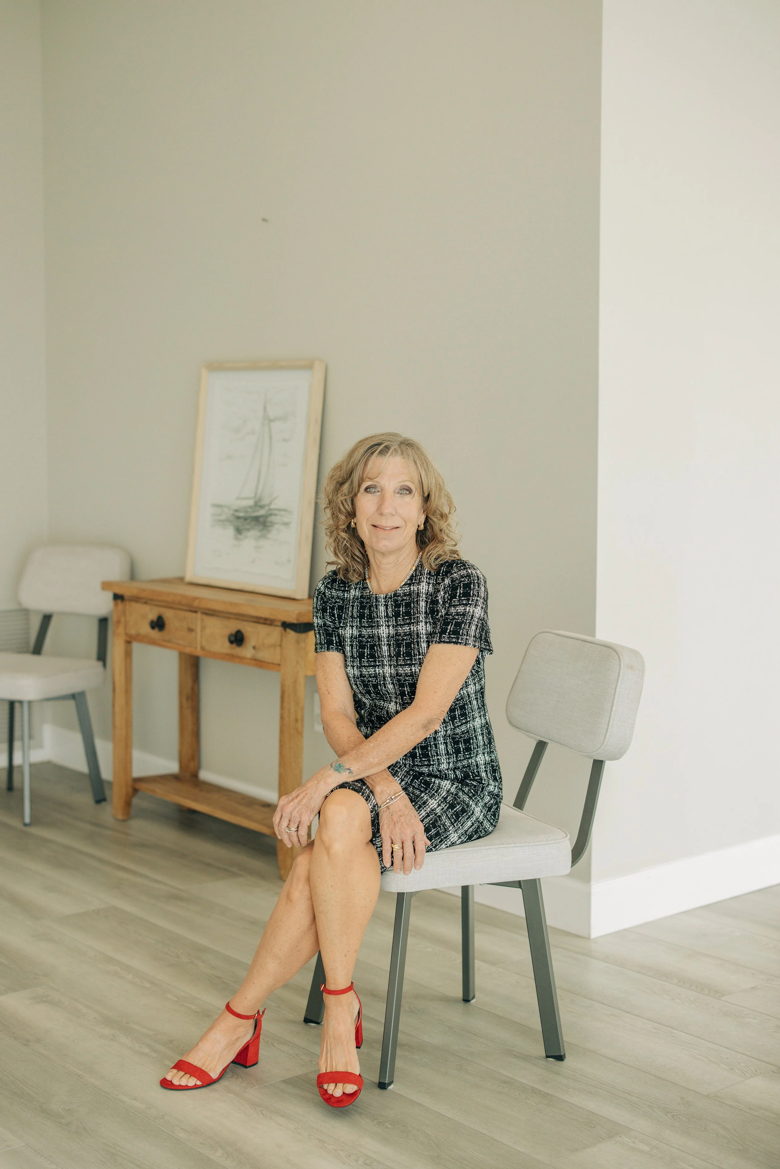 Kelly Belisle Headshots - Realtor Headshot Branding Session - Bayfront House in Bradenton by IMG - Mused Photo (22).jpg