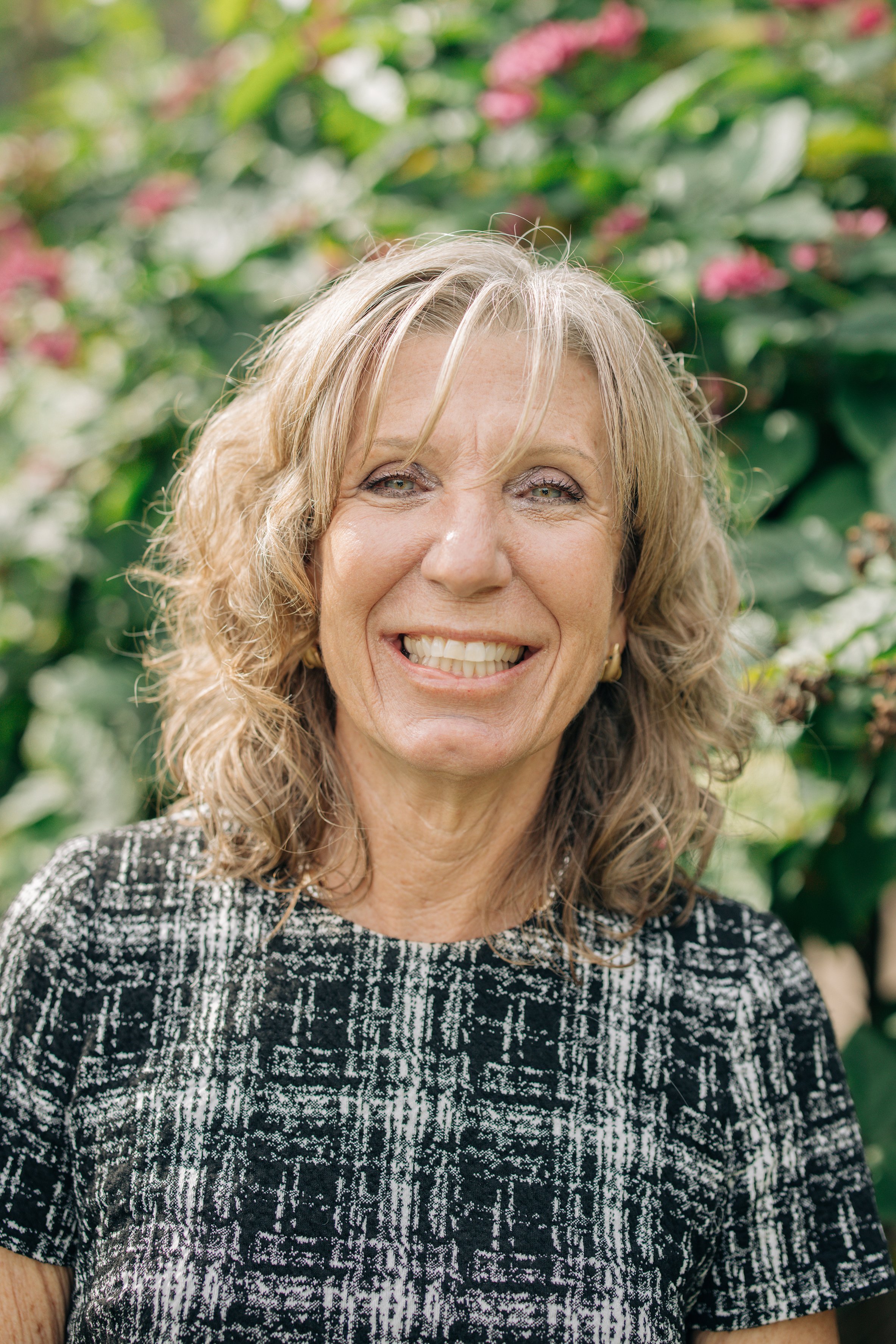 Kelly Belisle Headshots - Realtor Headshot Branding Session - Bayfront House in Bradenton by IMG - Mused Photo (52).jpg